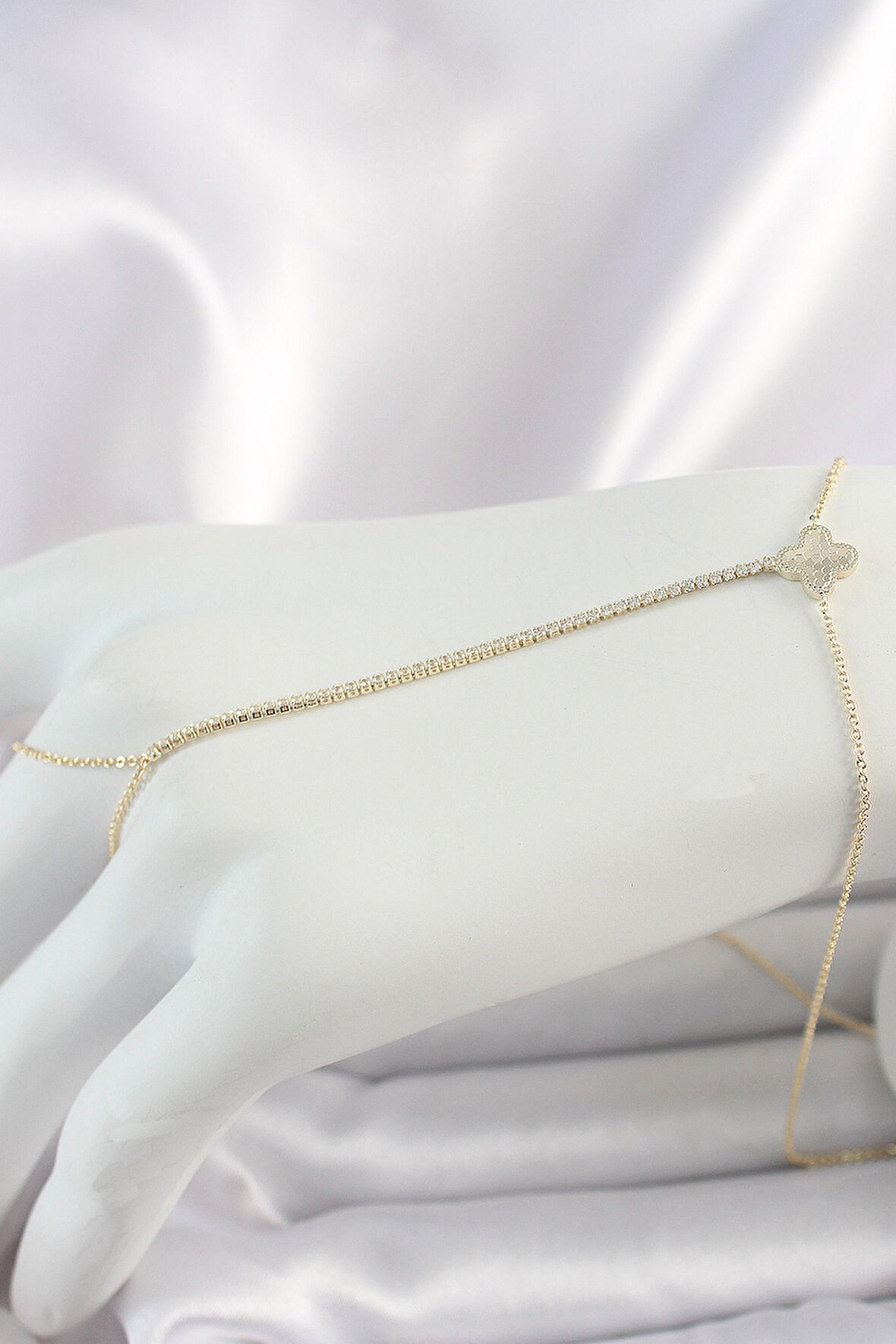 Pirinç Gold Renk Su Yolu Zirkon Taşlı Yonca Model Kadın Şahmeran SL11383