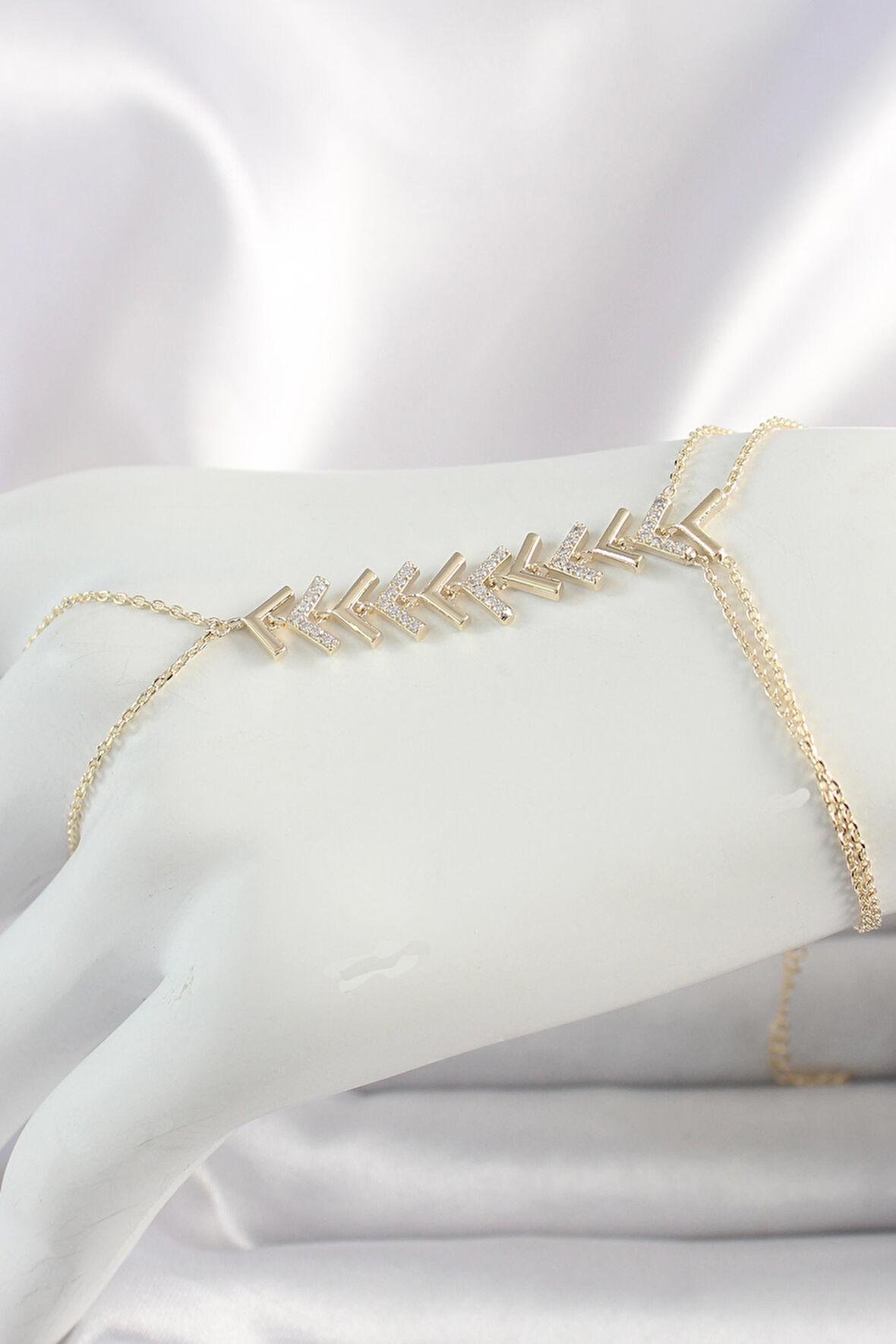 Pirinç Gold Renk Zirkon Taşlı V Model Kadın Şahmeran SL11387