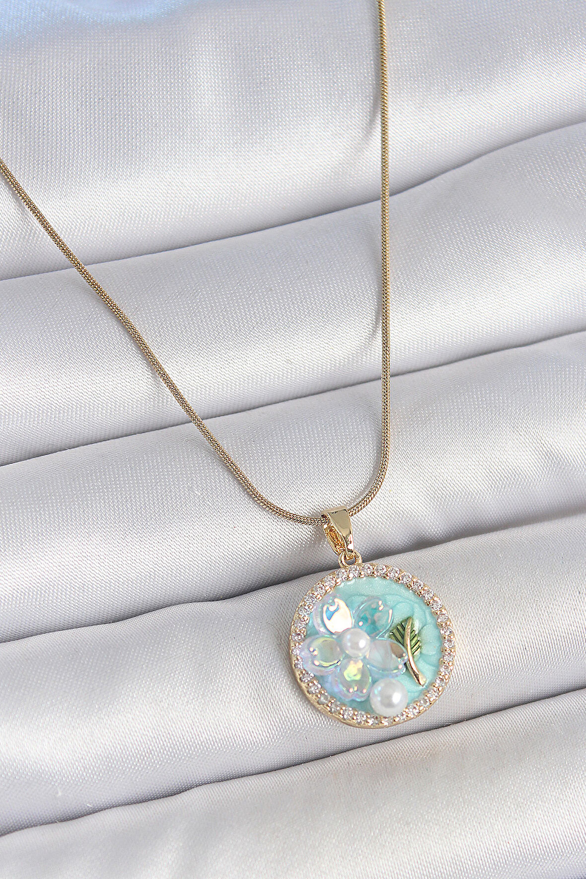 316L Çelik Gold Renk Zincir Zirkon Taş Detaylı Mavi Mineli Çiçek İşlemeli İnci Detay Kadın Kolye SL11672