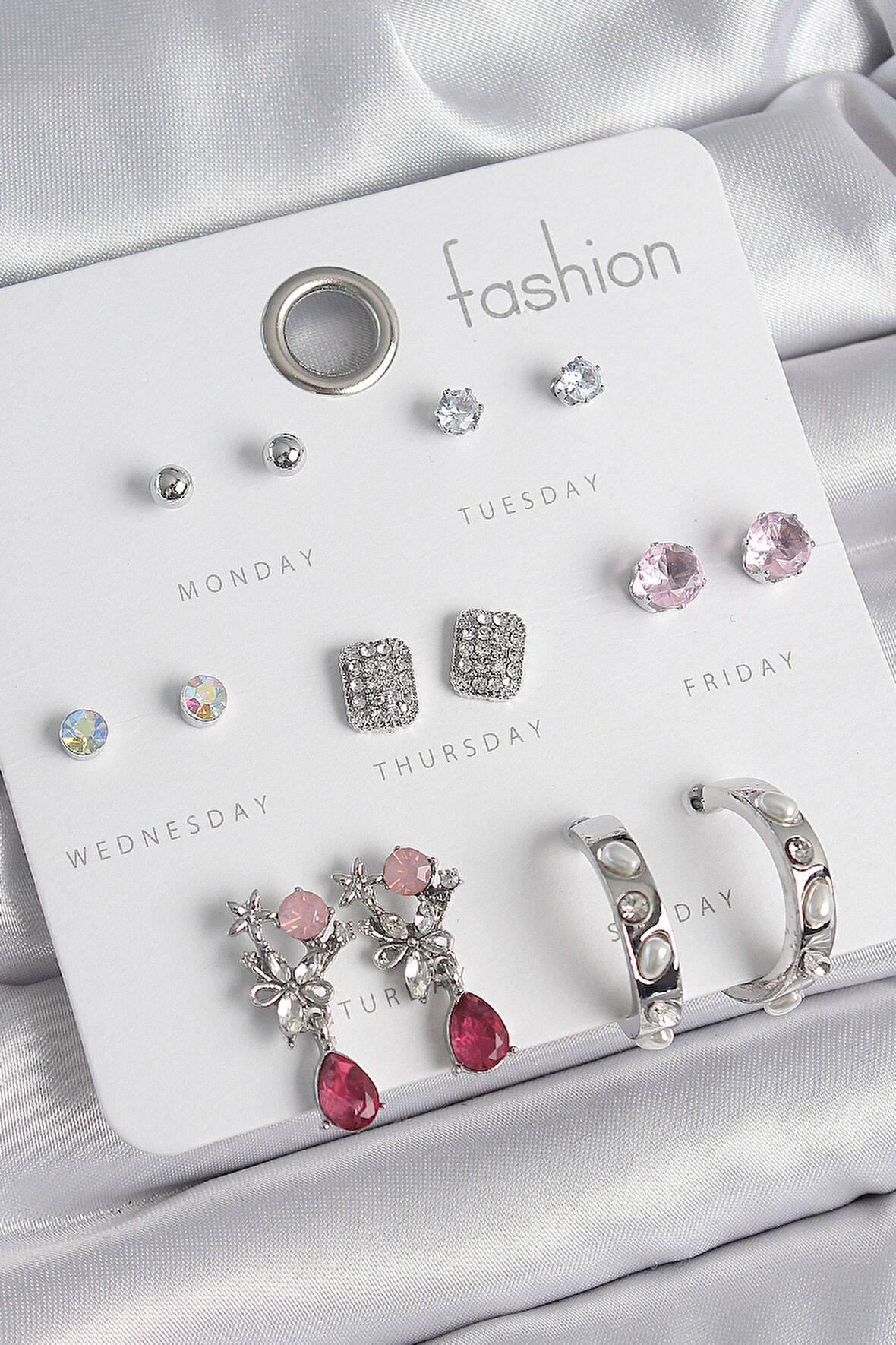 Pirinç Gümüş Renk Zirkon Taşlı Çiçek Figür İncili Halka Detay 7 Çift Kadın Küpe Seti SL11799