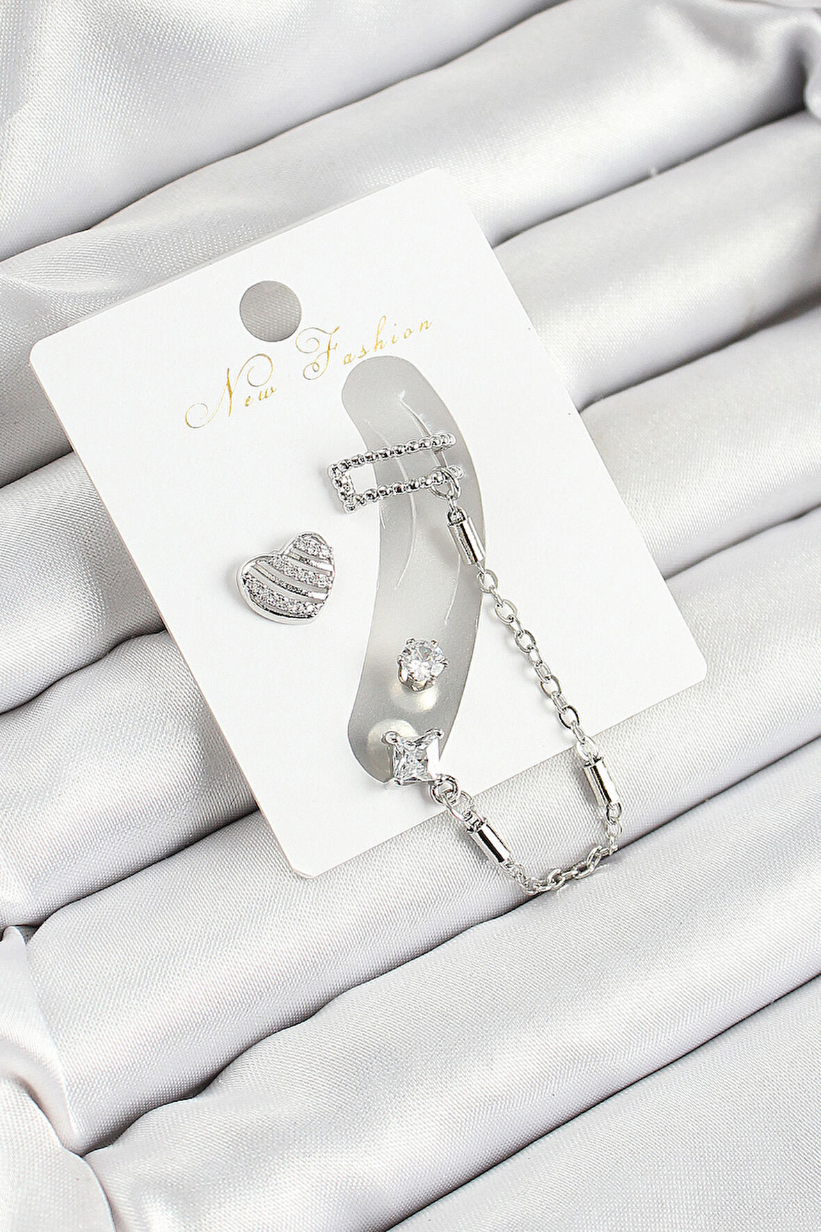 Pirinç Kalp Figürlü Zirkon Taşlı Gümüş Renk 3'lü Kıkırdak Kadın Küpe Set SL12122