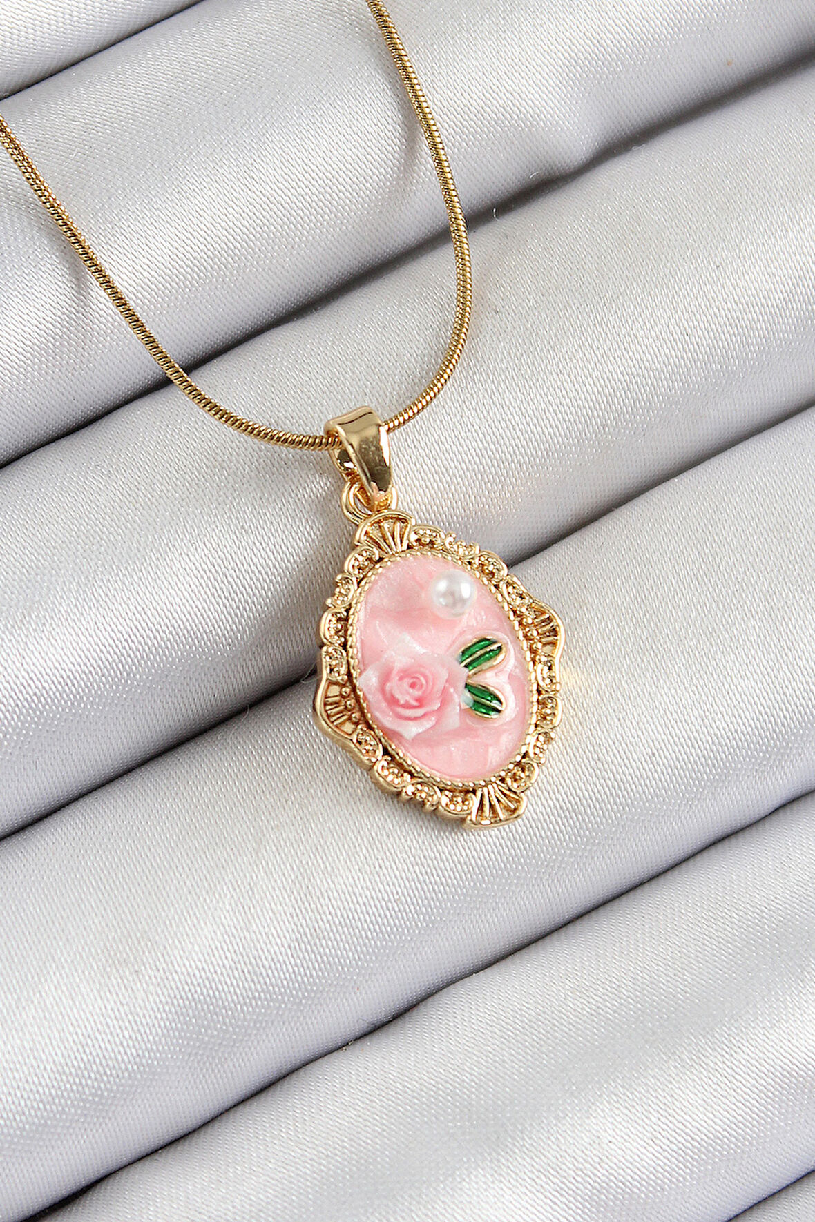 316L Çelik Zincir Pembe Sanatsal Portre İnci Detaylı Gül Figürlü Model Gold Renk Kadın Kolye SL12178