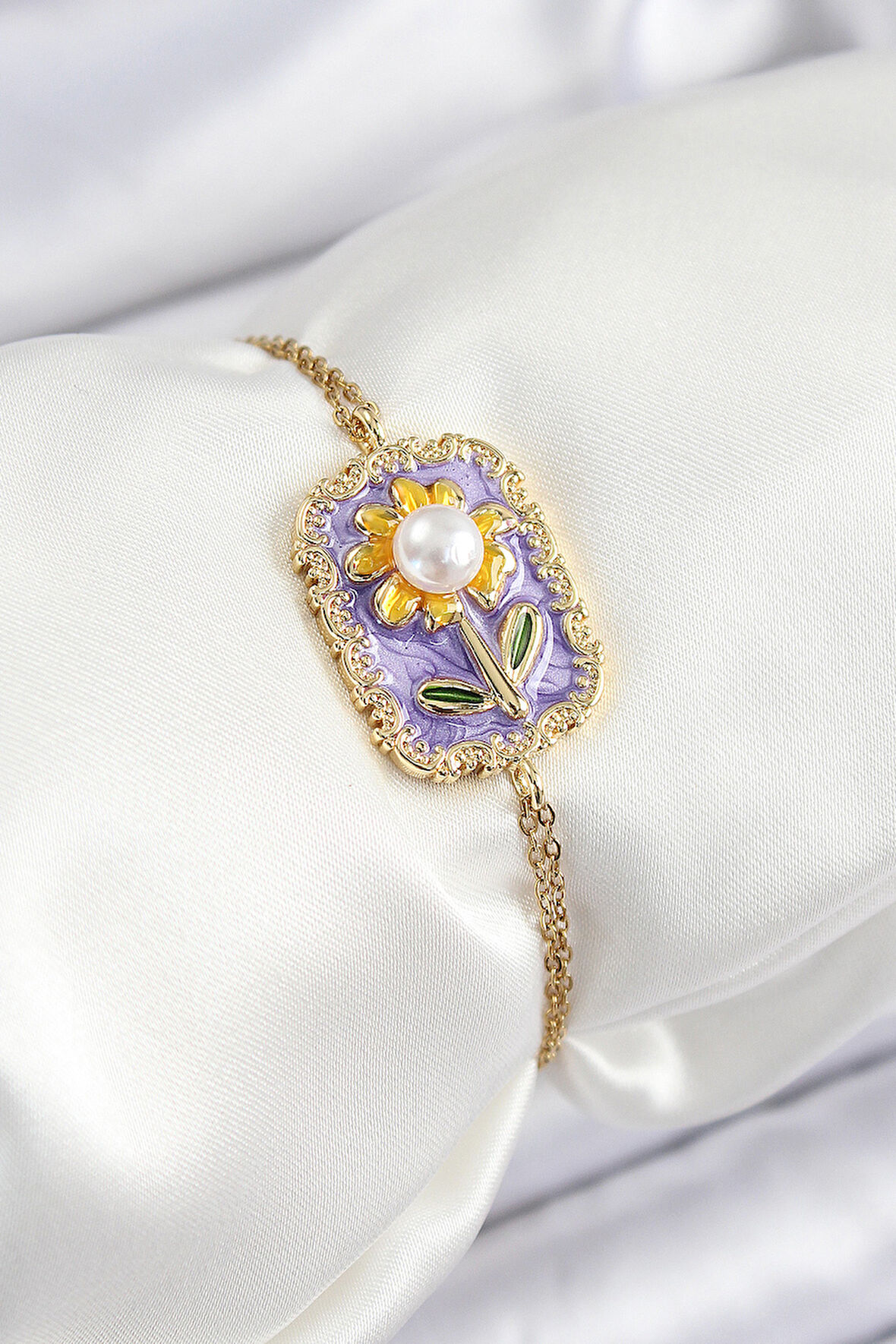 316L Çelik Zincir Mor Mineli Sanatsal Portre İnci Detaylı Papatya Model Gold Renk Kadın Bileklik SL12535