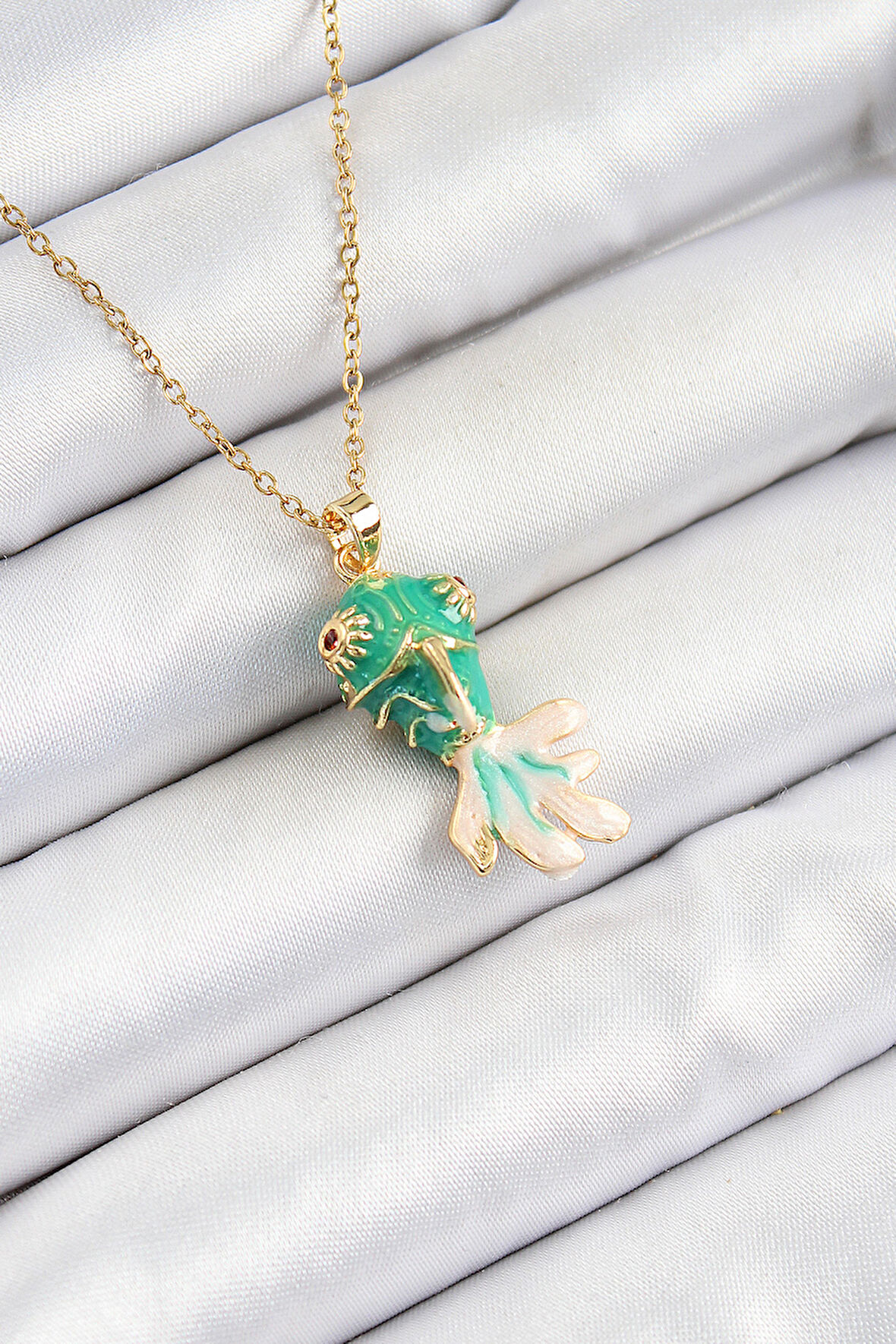 316L Çelik Zincir Yeşil Balık Model Gold Renk Kadın Kolye SL12571