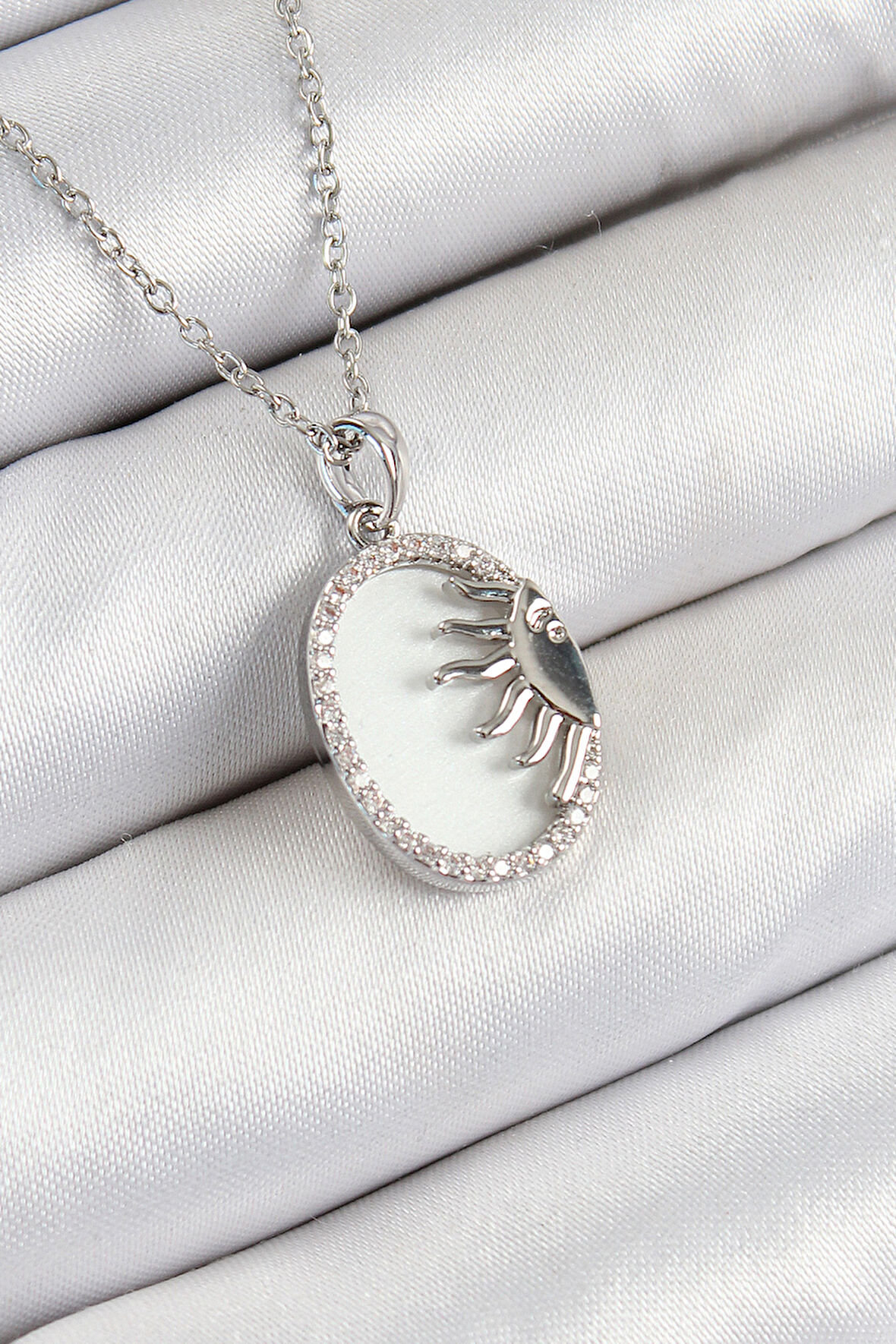 316L Çelik Zirkon Taşlı Yarım Güneş Model Gümüş Renk Kadın Kolye