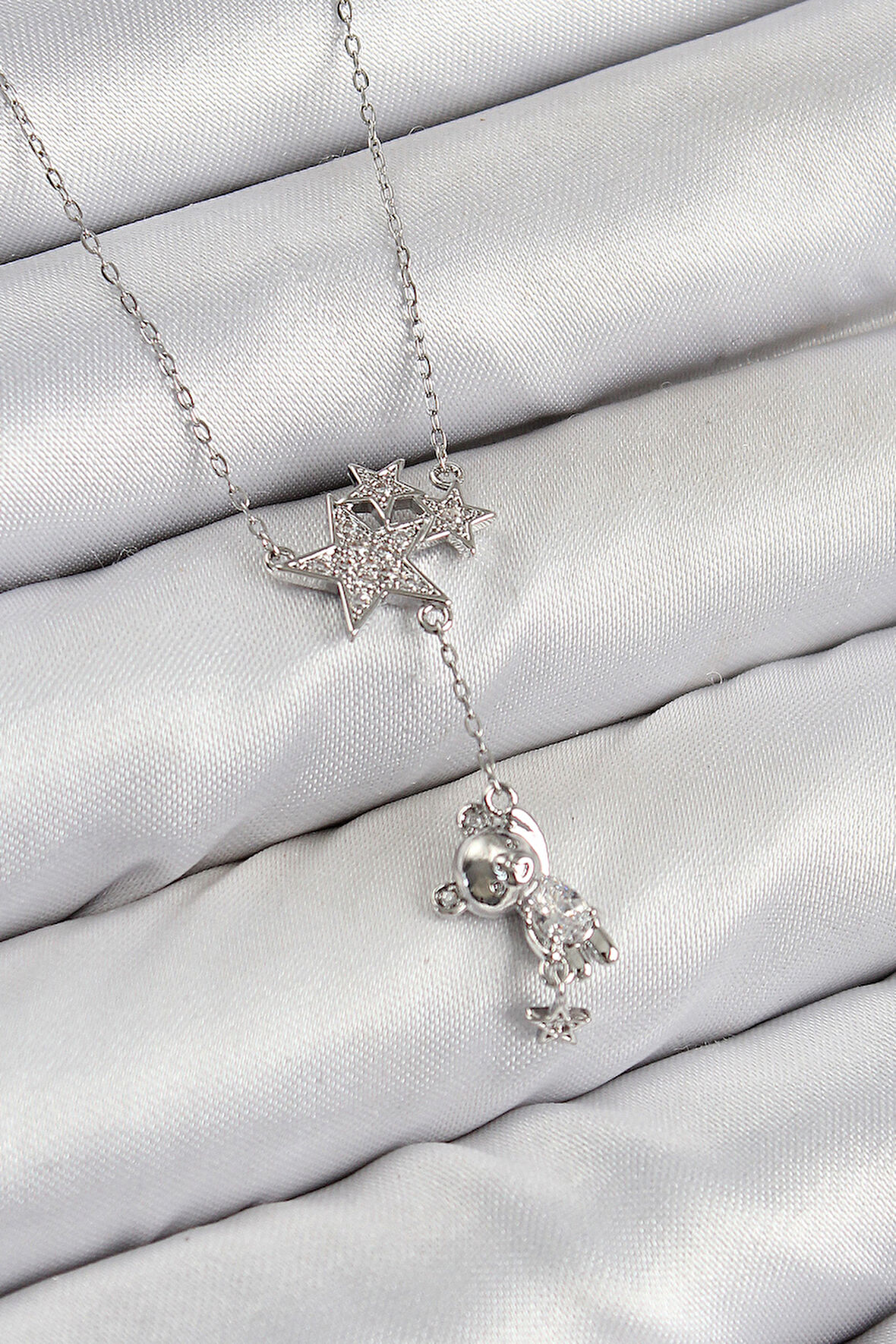 Pirinç Zirkon Taşlı Sallantılı Ayıcıklı Yıldız Model Gümüş Renk Kadın Kolye