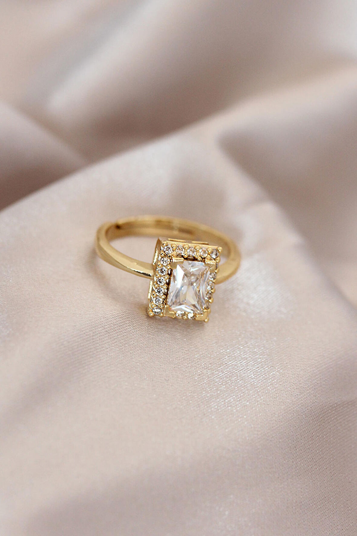 STİLLOVE Ayarlamalı Gold Renk Metal Zirkon ve Kristal Taşlı Dikdörtgen Model Yüzük