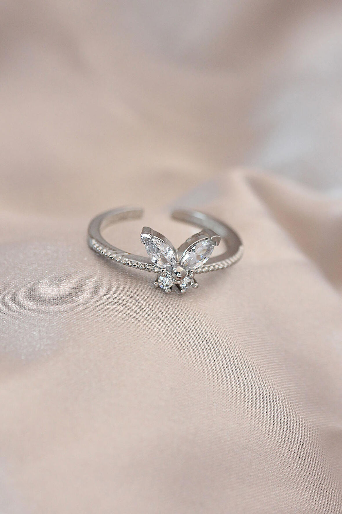 STİLLOVE Ayarlamalı Gümüş Renk Metal Zirkon Taş ve Kristal Taşlı Kelebek Model Yüzük