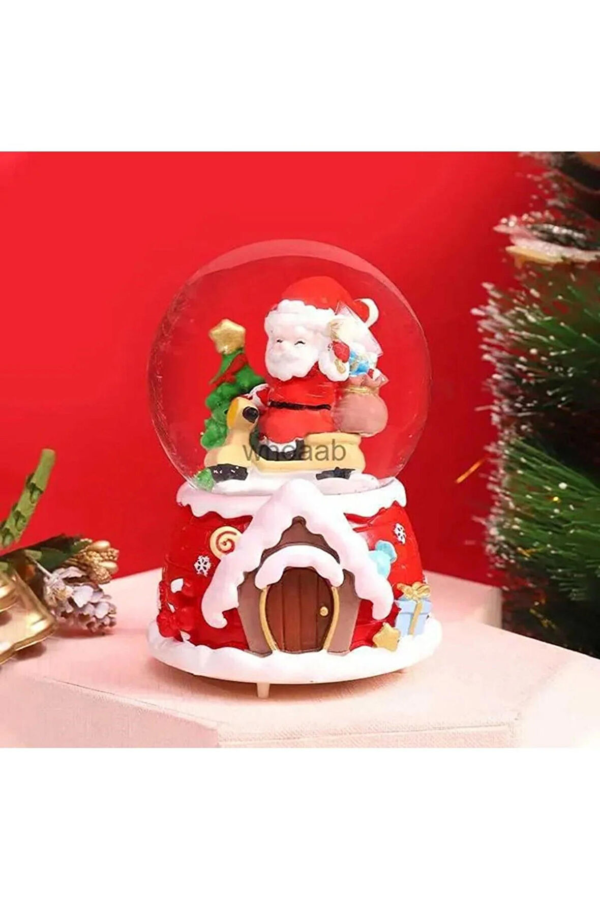 Otomatik Kar Püskürtmeli 2024 Yılbaşı Noel Baba Tasarımlı 15CM Püskürtmeli Işıklı Müzikli Kar Küresi