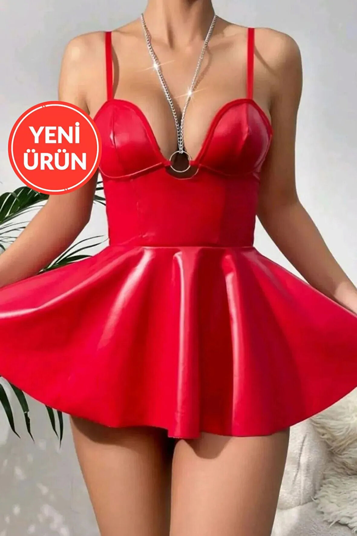 Kadın Kırmızı Zincir Detaylı İp Askılı Seksi Pileli Mini Etekli Gece Elbisesi