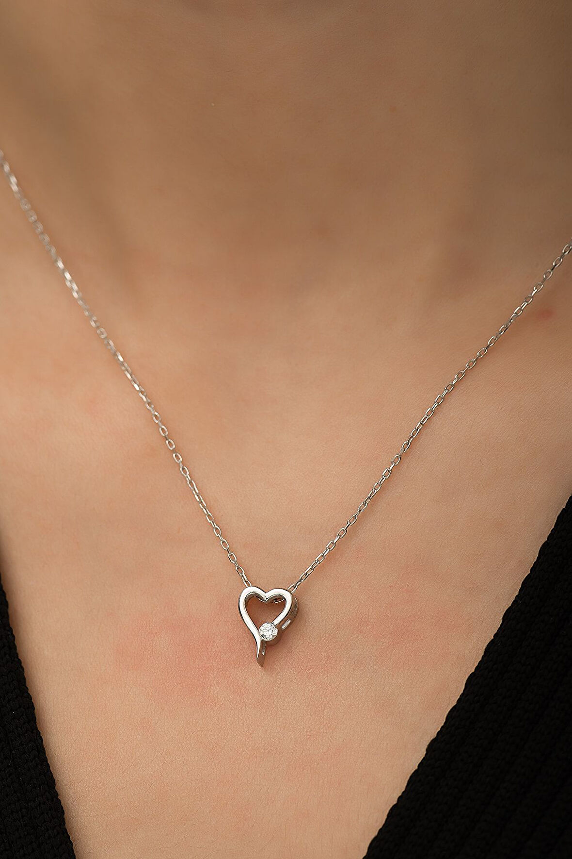Swarovski® Taşlı Kalp Kolye Rodyum Kaplama 925 Ayar Gümüş - Suvps00001
