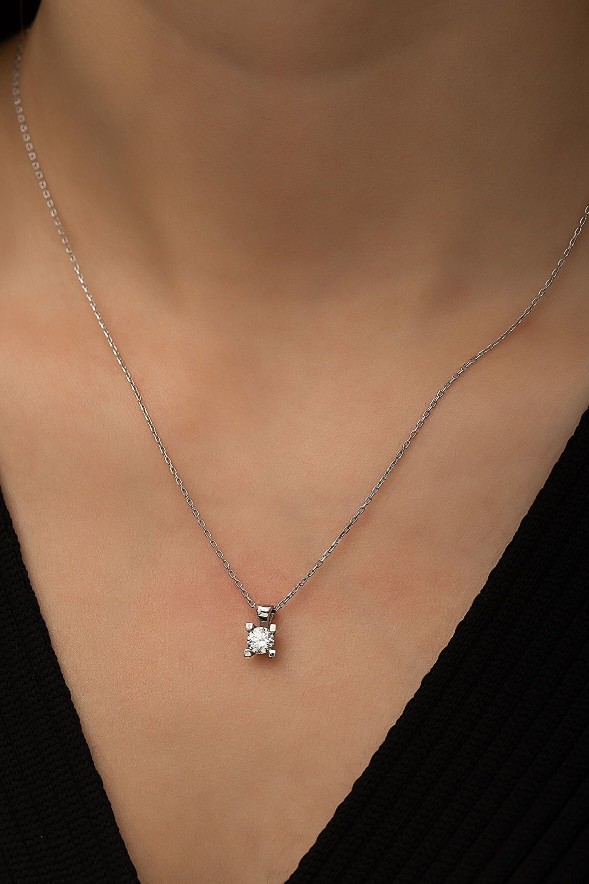 Swarovski® Tektaş Kolye Rodyum Kaplama 925 Ayar Gümüş - Suvps00003