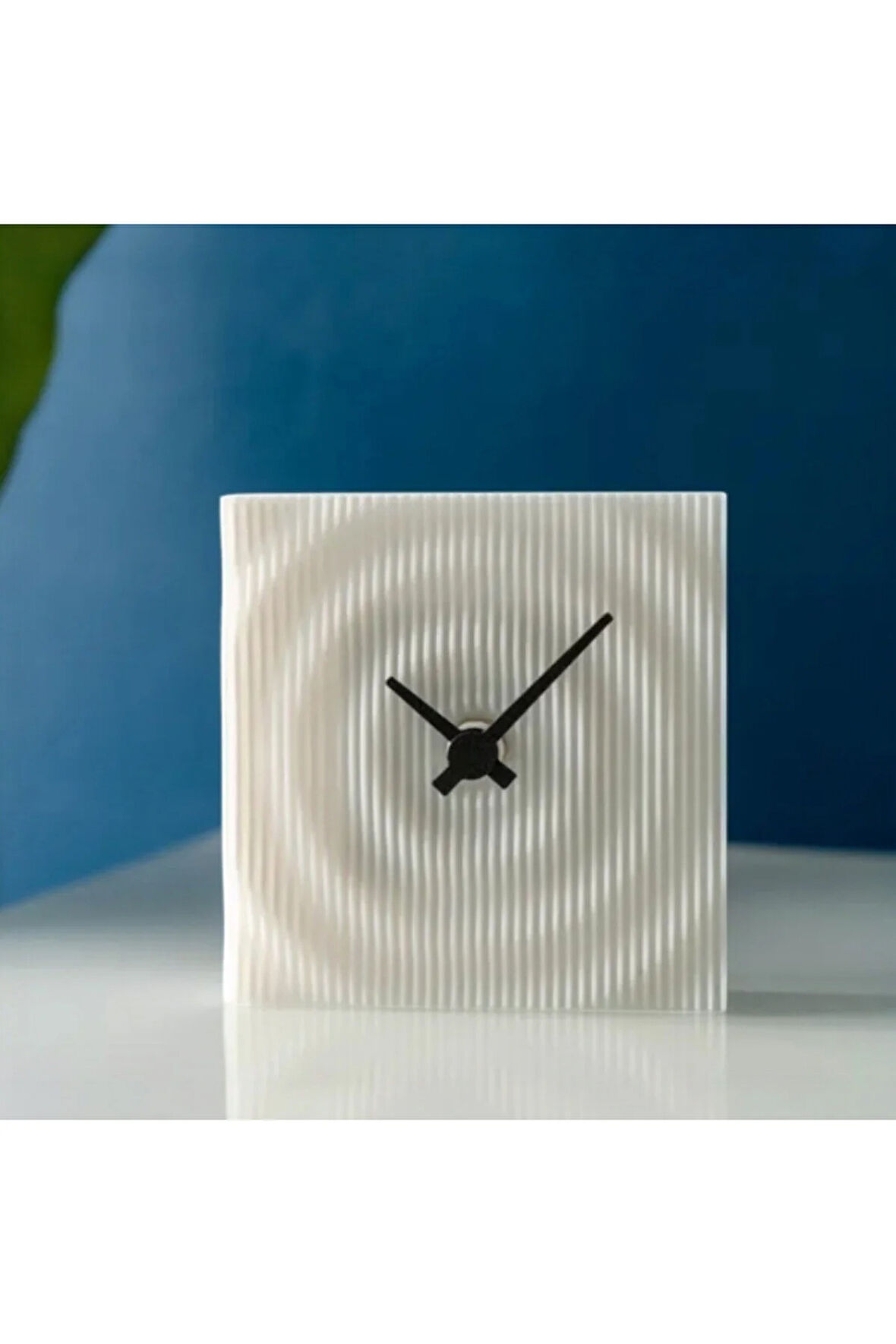 Modern Dalgalar 3D Baskı Masa Saati | Beyaz Minimalist Dekoratif Saat (10x10 cm)