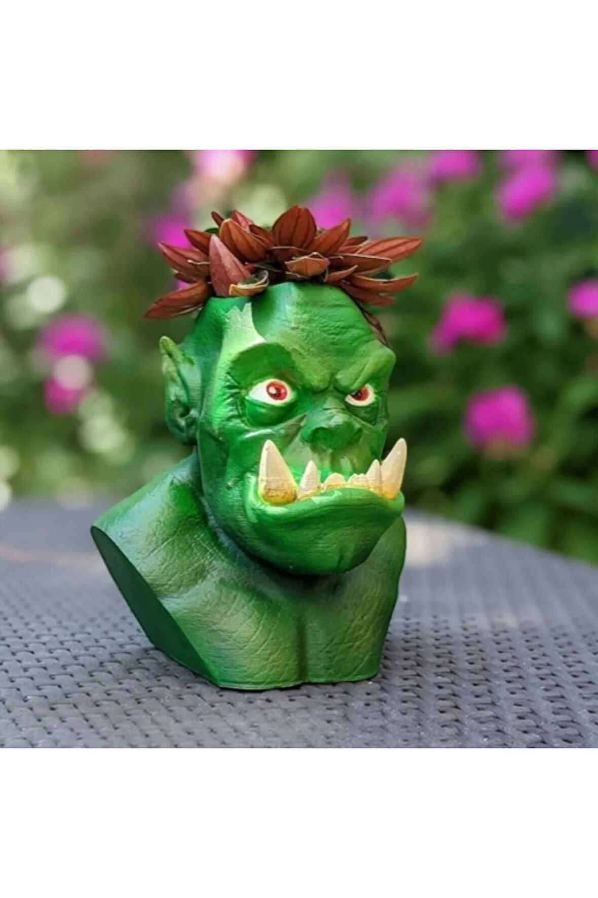 Gruk'un Öfkesi | 3D Baskı Ork Figür Saksı | 18 cm | PLA Malzeme | Koleksiyonluk Dekoratif Vazo