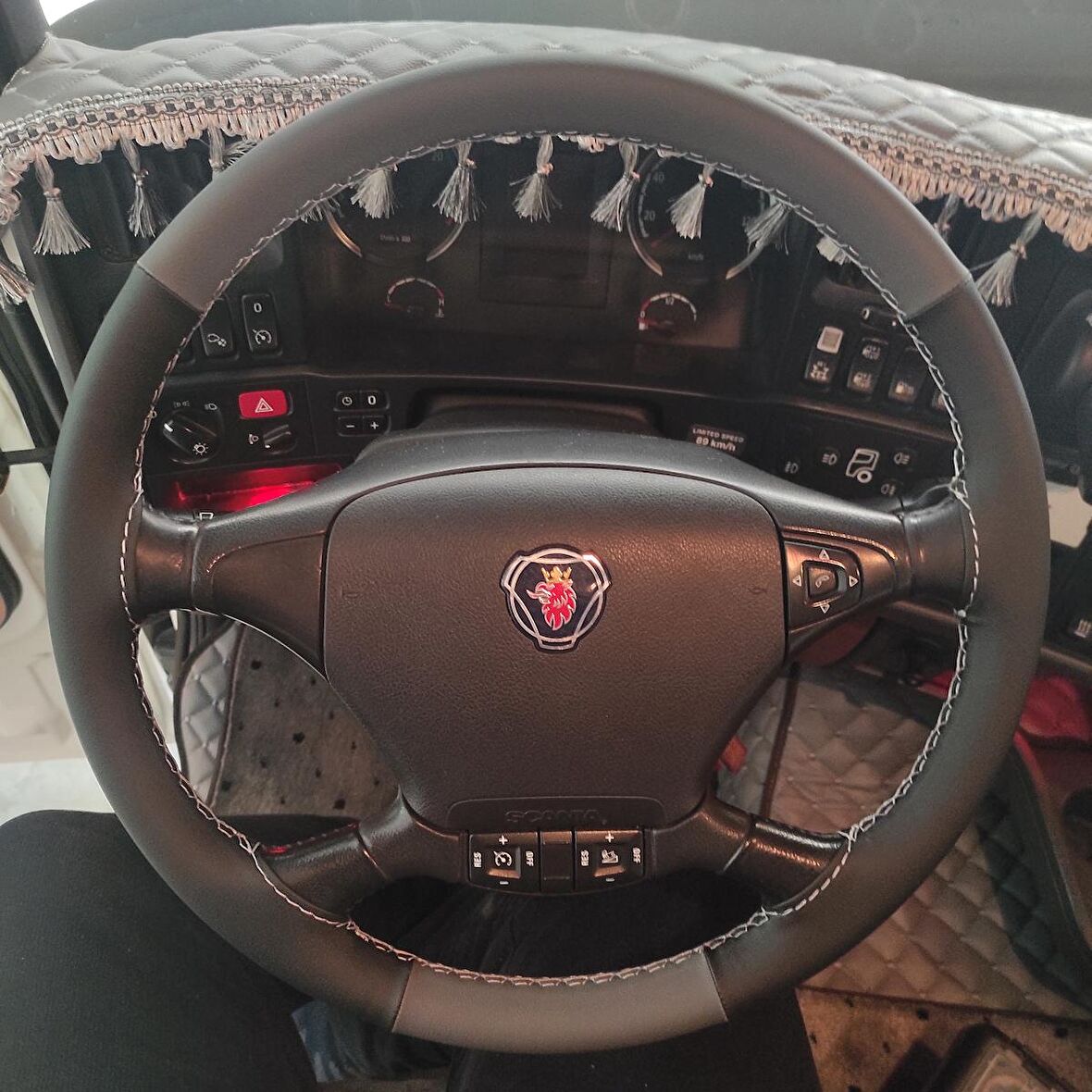 Scania Siyah Gri Direksiyon Kılıfı