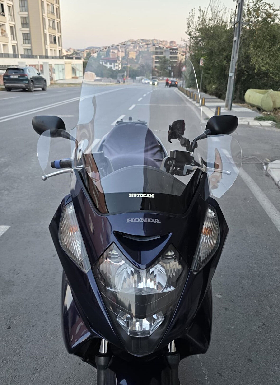 MOTOCAM Honda Silverwing FJS 600 Ön Cam 2001-2012 Model 68cm Şeffaf Renkli 4mm ELCİKLİ