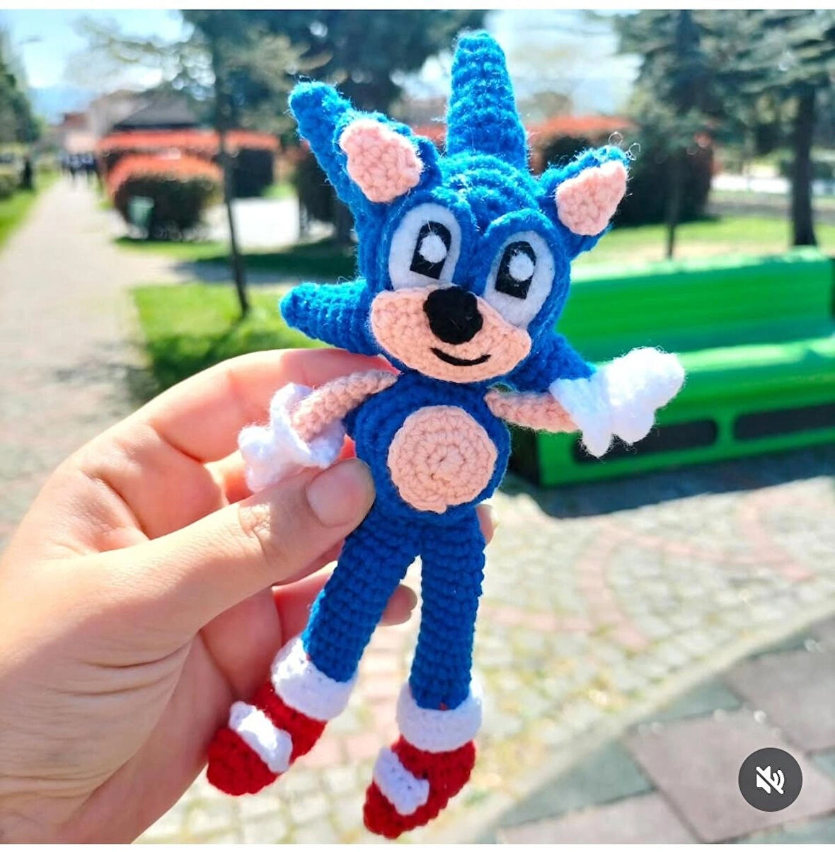 Amigurumi sonic oyuncak Sonic the hedgehog mavi kirpi örme aksiyon karakteri 