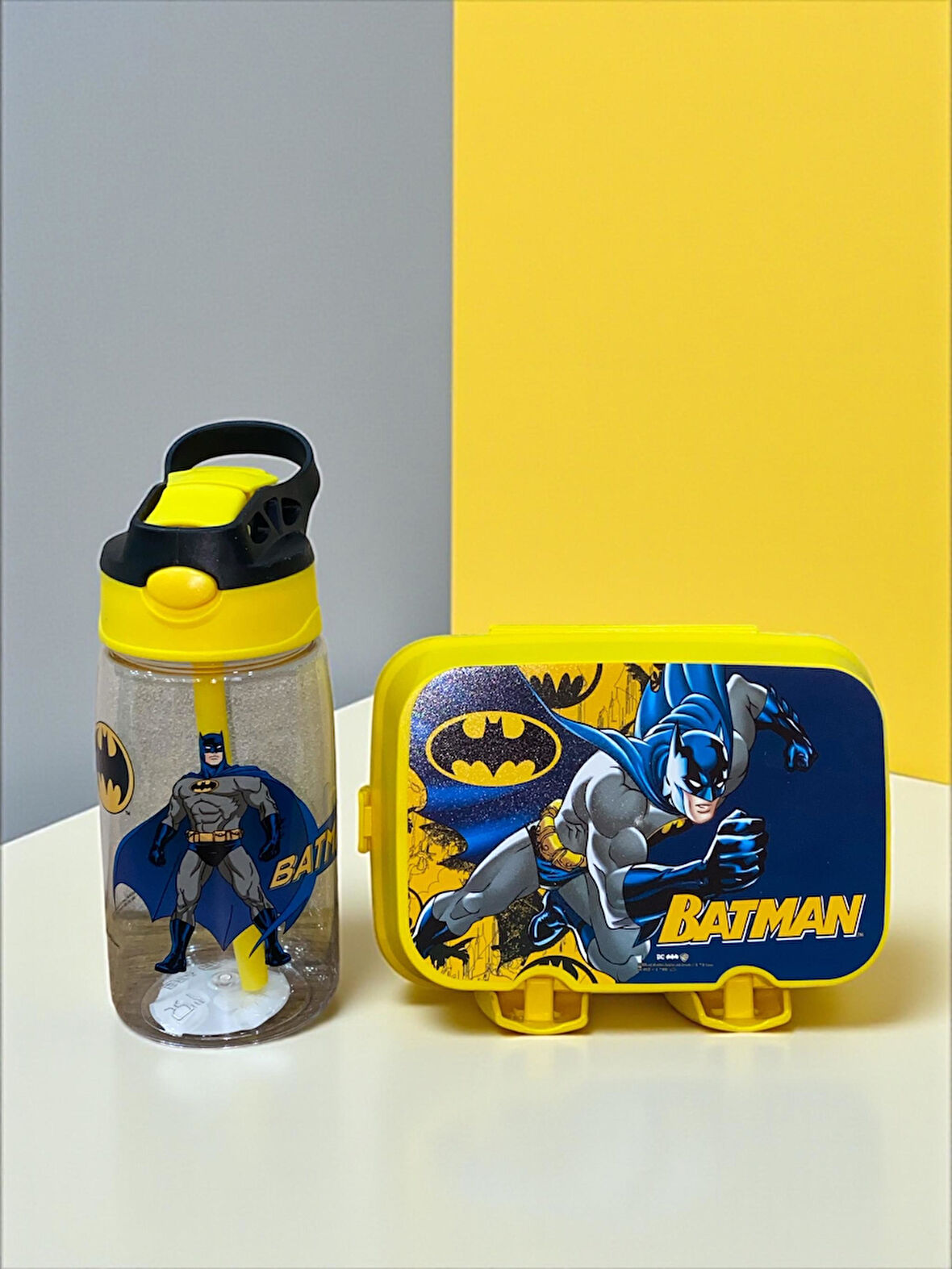 Batman 4 Bölmeli Çocuk Beslenme Kutusu ve Matara Seti