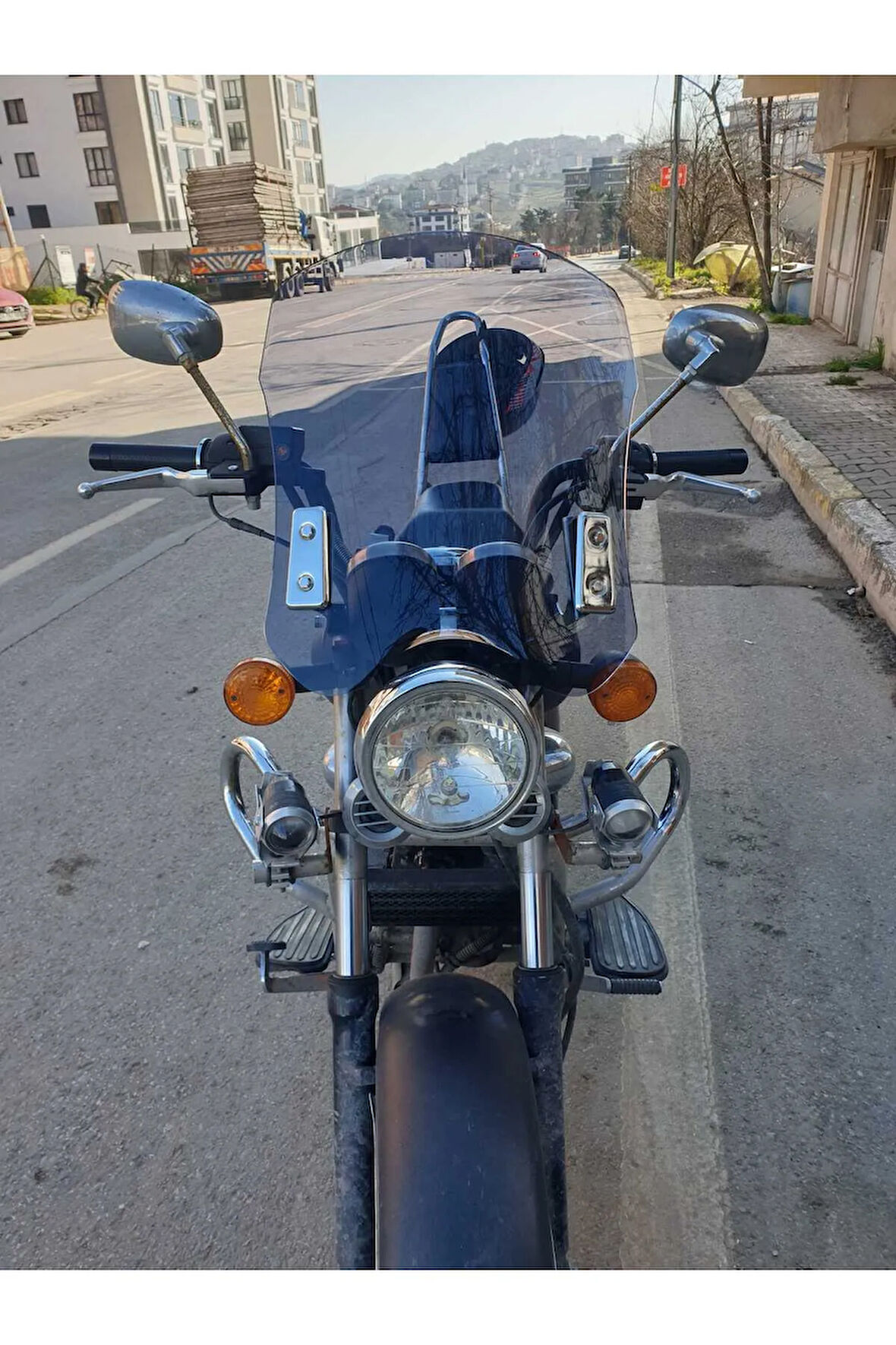 Küba Süperlight 125 Siperlik Ön Cam 2008 2024 Model 53cm Açıkfüme Renkli 4mm APARAT GÖNDERİLMEYECEK