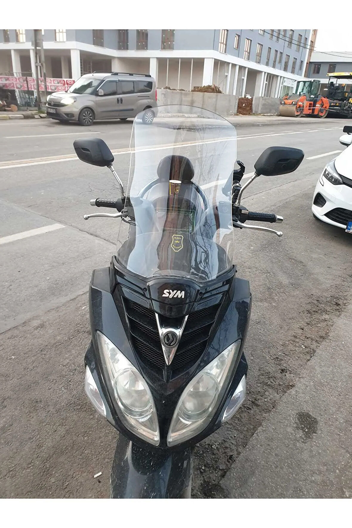 Sym Joyride 200 Ön cam 2010 2017 Model Yılı 56cm Şeffaf Renk 4mm Uzun Geniş Cam