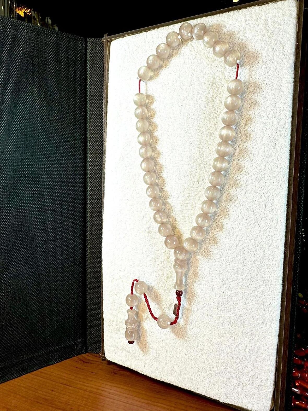 ÇUBUK KEHRİBAR TESBİH KÜRE KESİM AÇIK PEMBE-BEYAZ 10 MM T-158