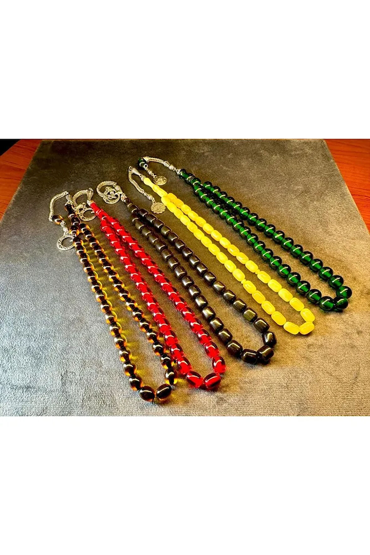 AHŞAP HEDİYE KUTUSUNDA 5 ADET SIKMA ÇUBUK KEHRİBAR TESBİH T-301