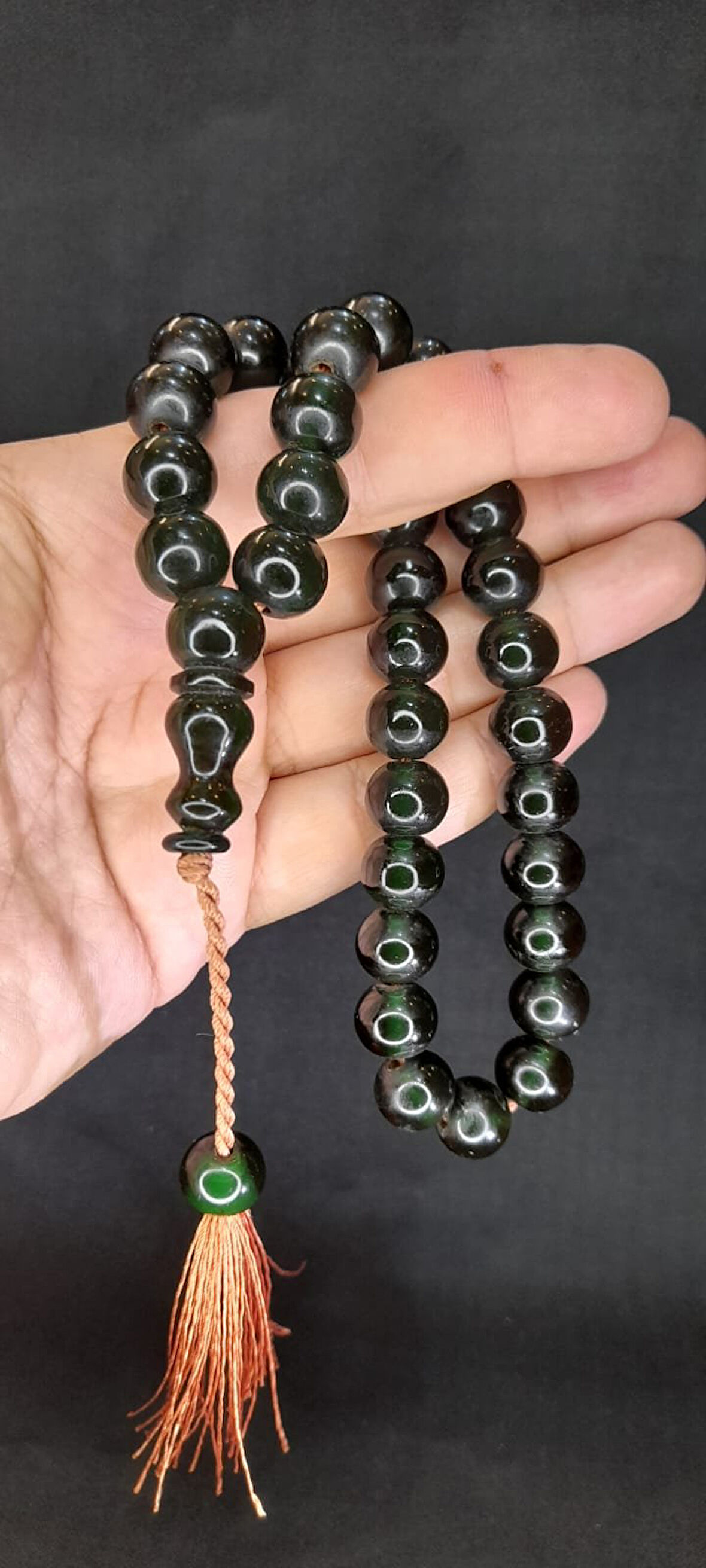 ÇUBUK KEHRİBAR TESBİH KOYU YEŞİL KÜRE KESİM T-419 HEDİYELİK