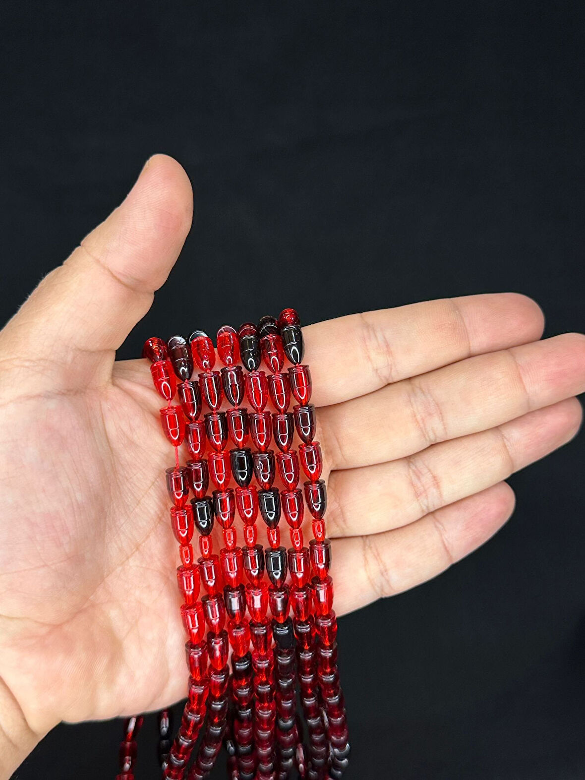  MERMİ KESİM KIRMIZI RENK PLASTİK TESBİH 7 ADET SET T-478-7