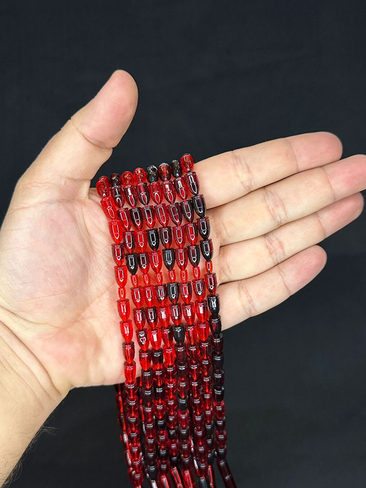  MERMİ KESİM KIRMIZI RENK PLASTİK TESBİH 8 ADET SET T-478-8