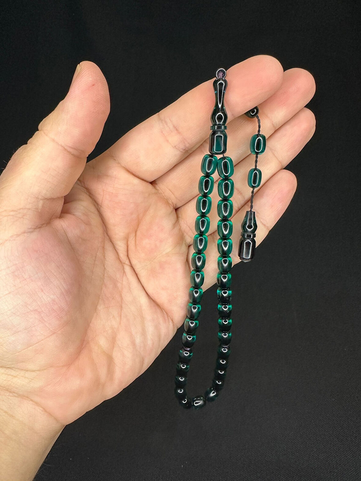 ATEŞ KEHRİBAR TESBİH KAPSÜL KESİM YEŞİL BÜROKRAT BOY 8MM X 6,5MM T-561