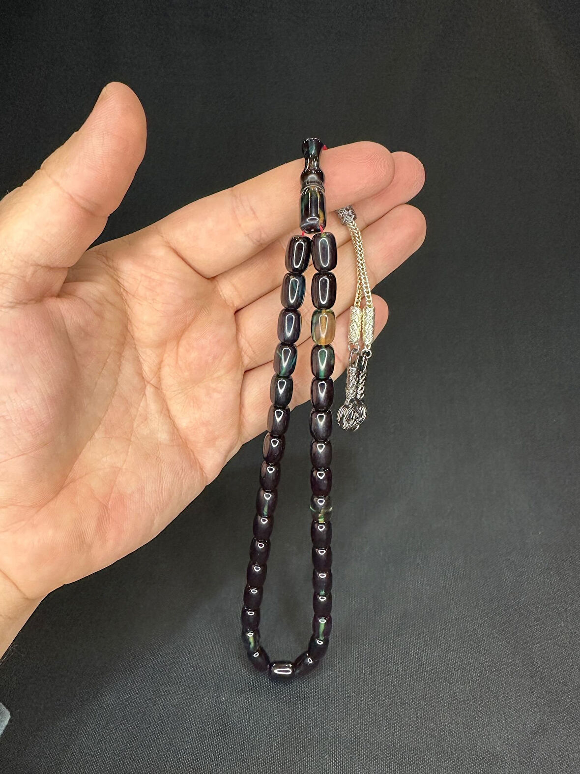 ATEŞ KEHRİBAR TESBİH YEŞİL-SİYAH RENKLİ KAPSÜL KESİM 11,5MMX7,5MM T-618