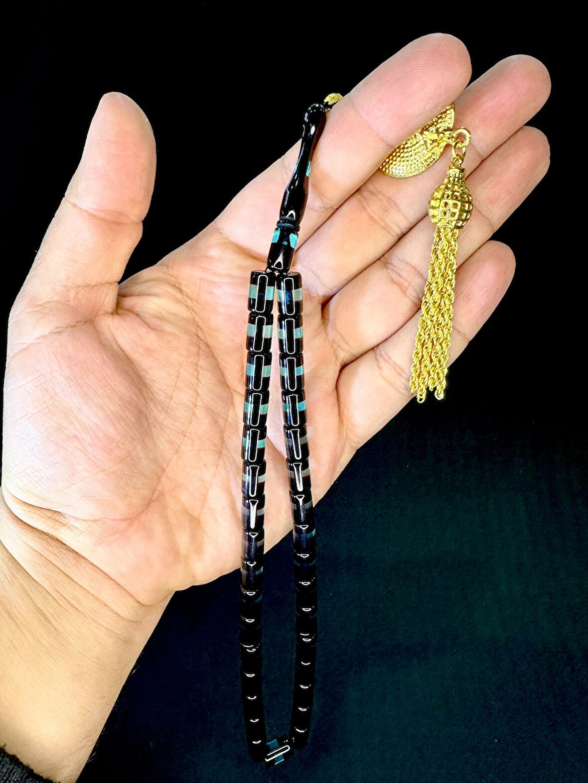 SÜRMELİ UÇAK CAMI TESBİH TURKUAZ SİYAH RENKLİ KESME KESİM T-755