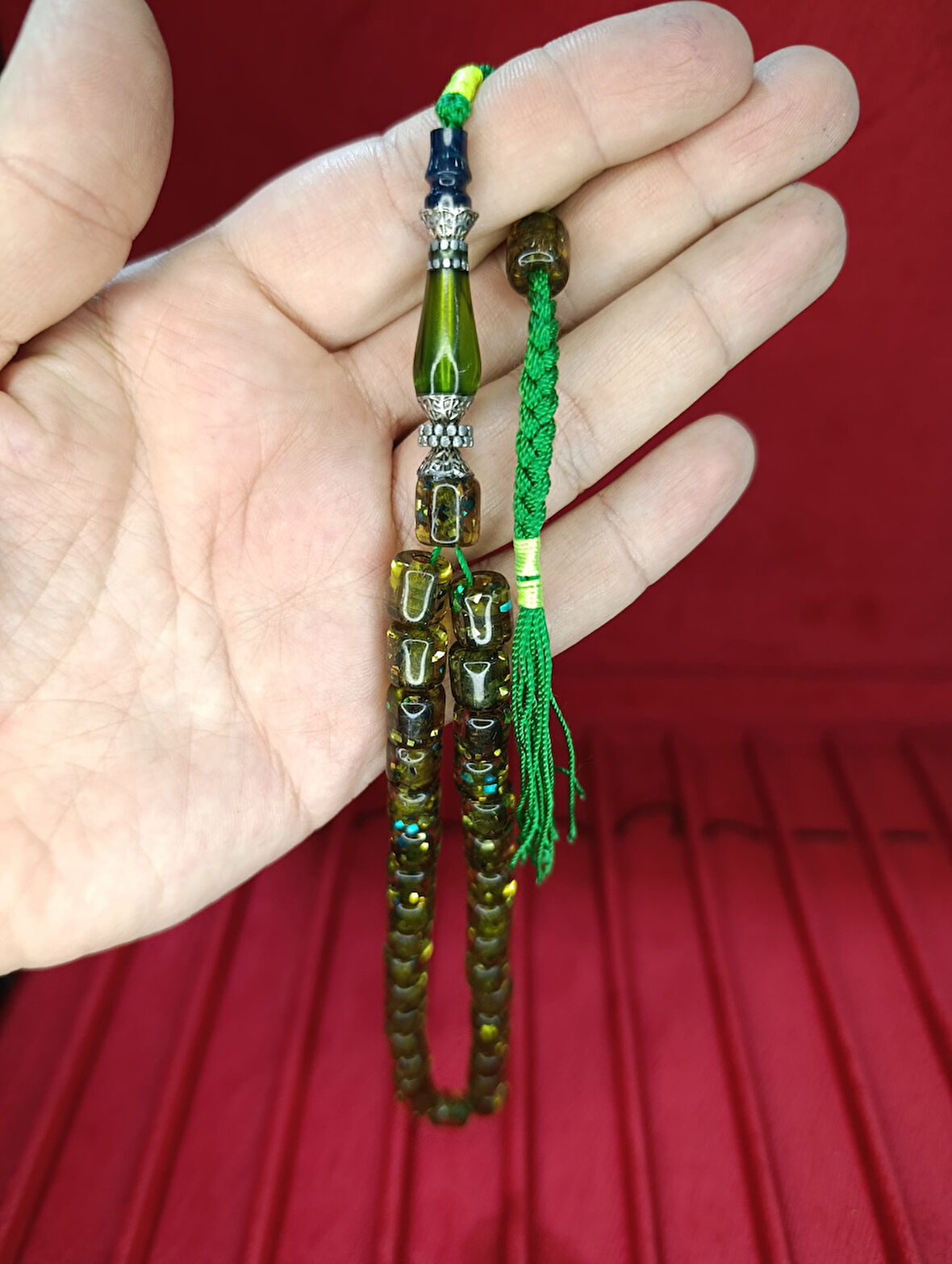 ÇUBUK KEHRİBAR TESBİH SİMLİ NECEF KAPSÜL KESİM YEŞİL 10MMX8,5MM T-813