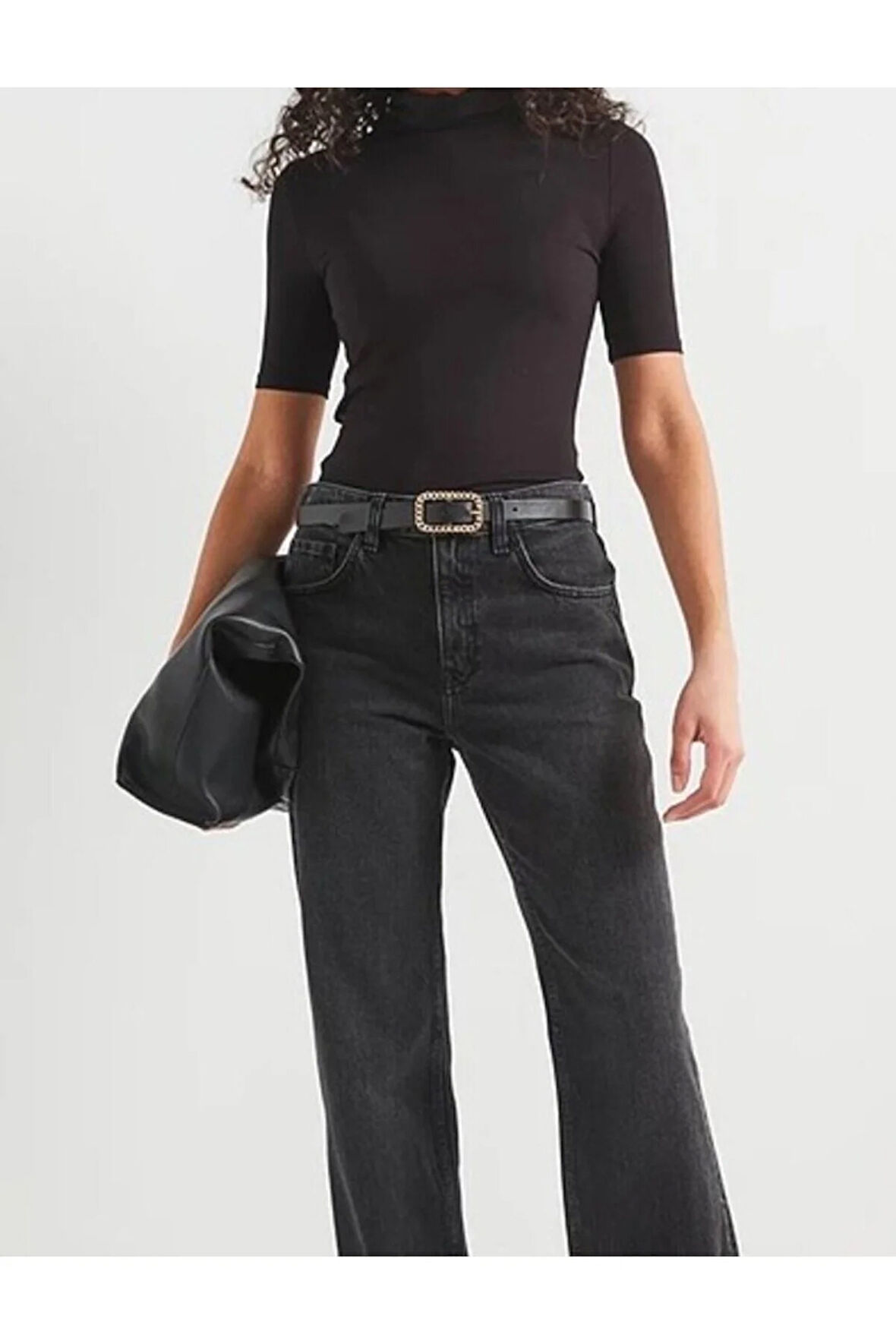 Kadın Siyah Kısa Kollu Body Yarım Boğaz