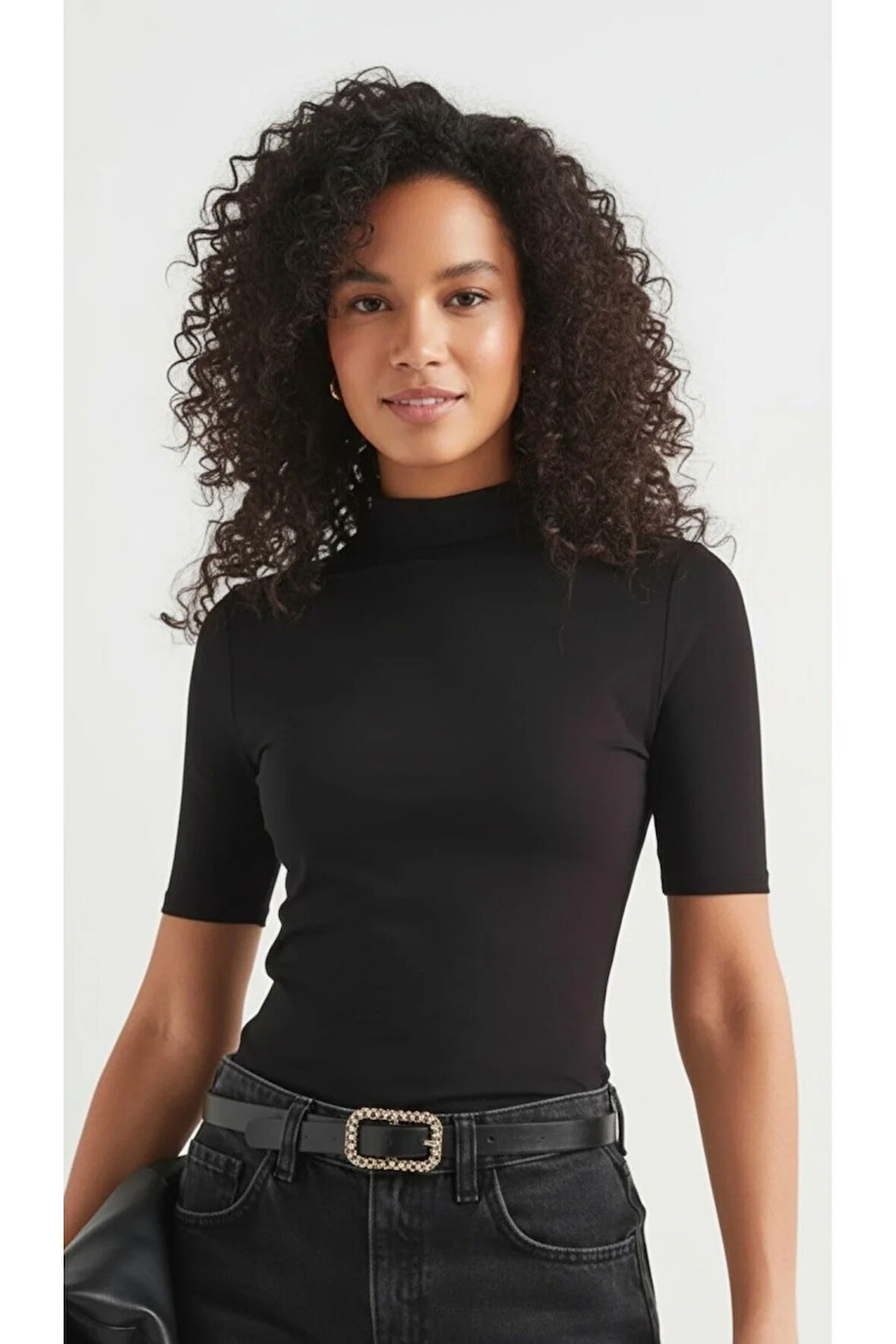 Kadın Siyah Kısa Kollu Body Yarım Boğaz