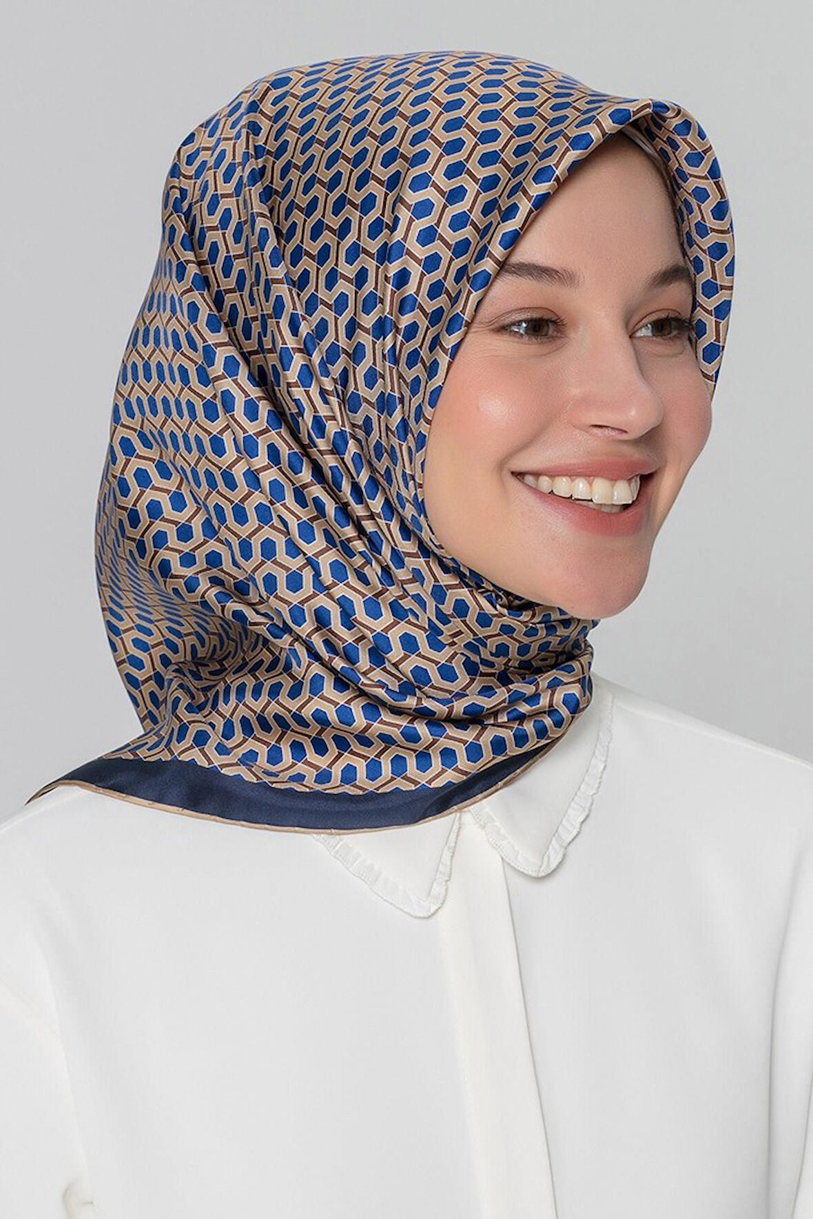 Armine Nostalji Serisi Twill İpek Eşarp 8401D-35