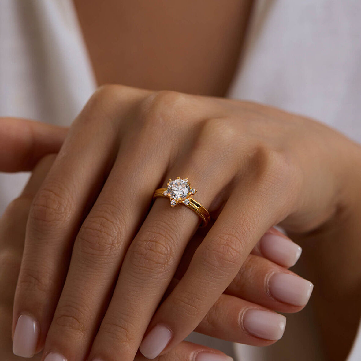 14 Ayar Lotus Tektaş Altın Yüzük Ajda Modeli