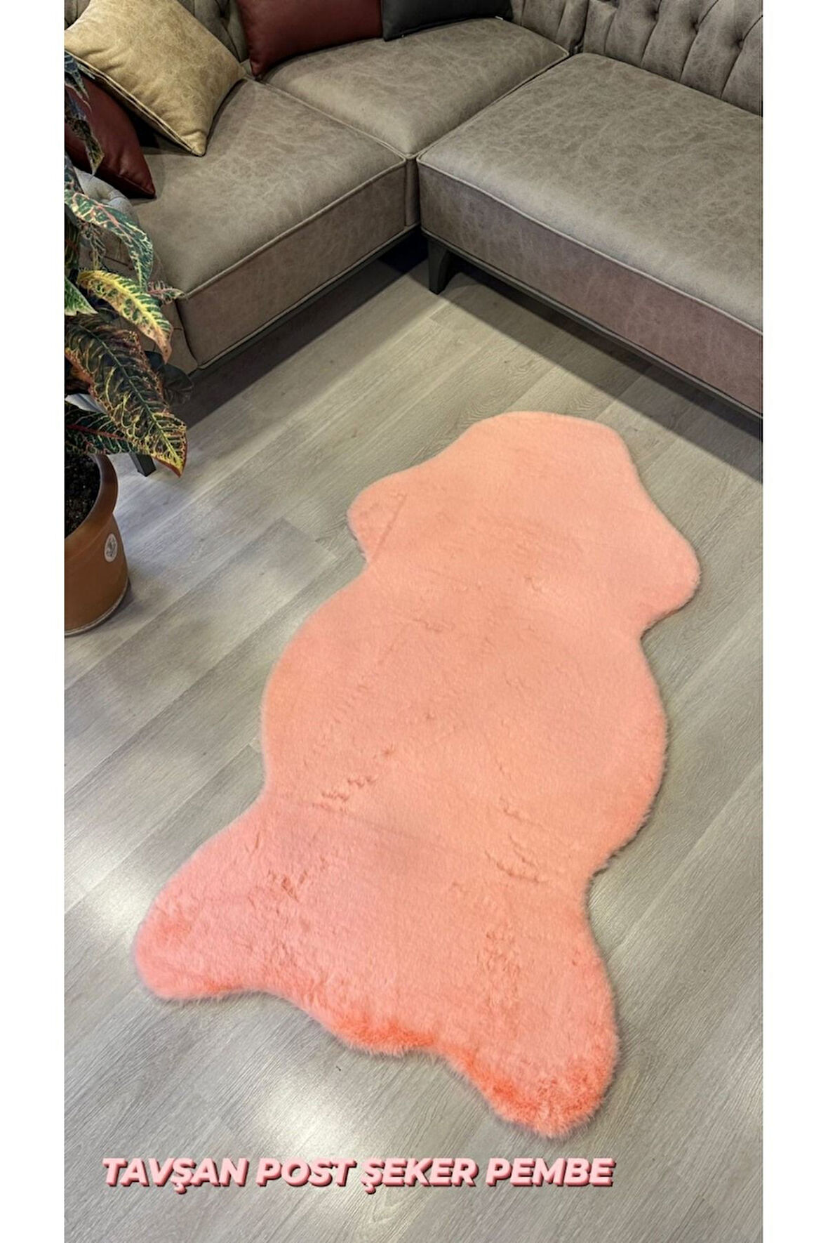 Aries Home Tavşan Tüyü Pembe Yumuşak Makinada Yıkanabilir Kaymaz Ve Toplanmaz Süet Taban Post Halı
