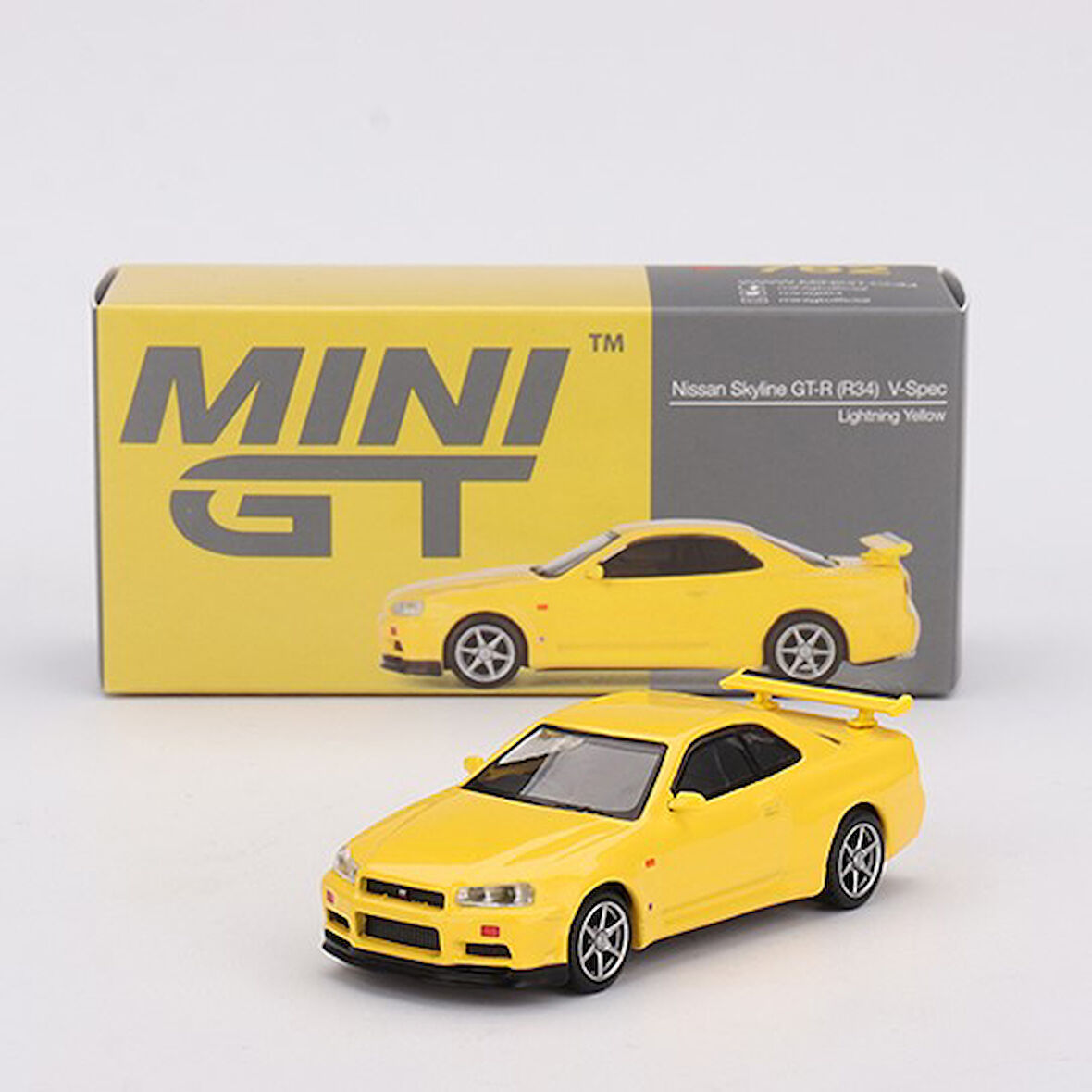 Mini GT 762 Nissan Skyline GT-R (R34) V-Spec 1/64