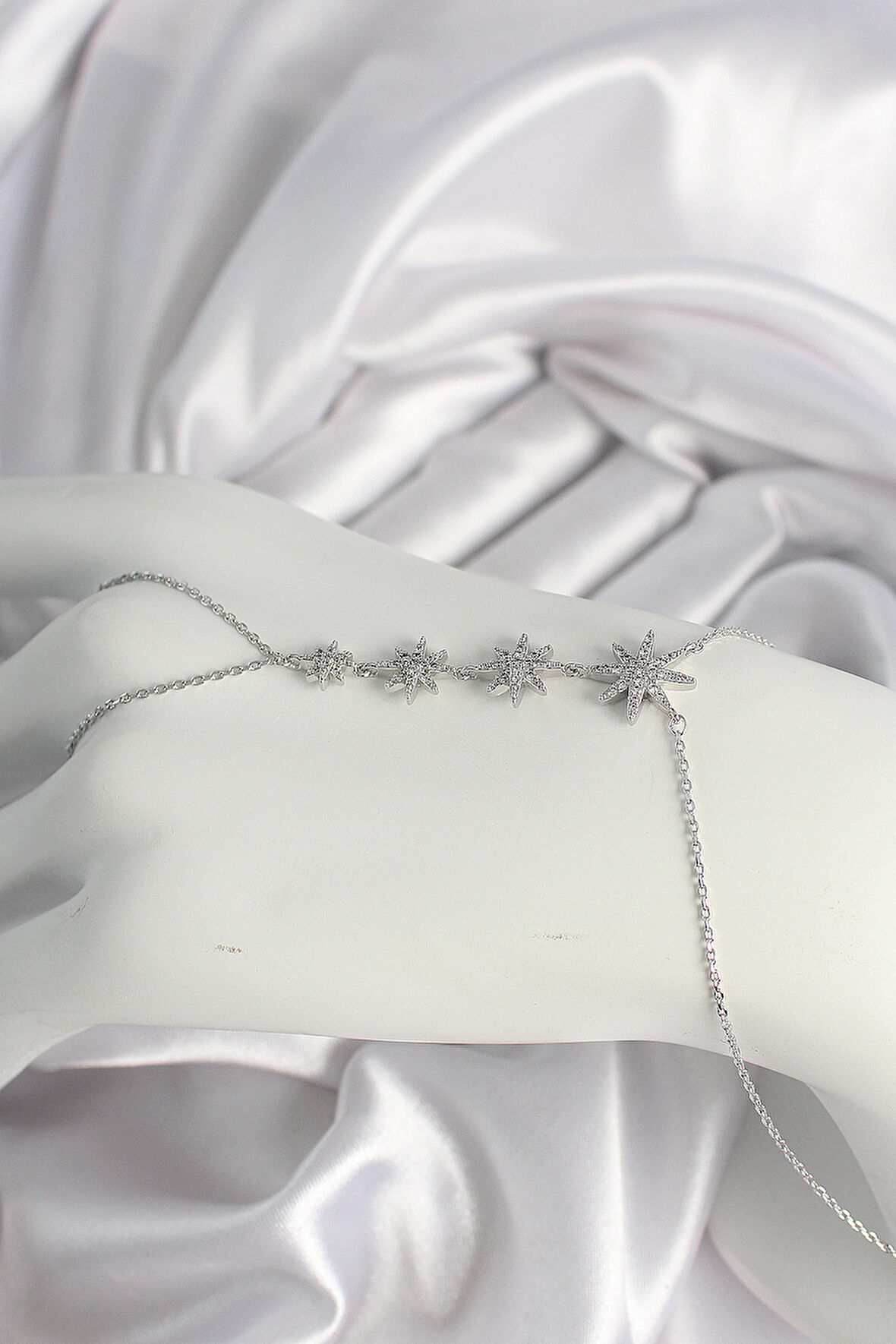 Pirinç Gümüş Renk Zirkon Taşlı Kutup Yıldızı Model Kadın Şahmeran - TJ-SN612