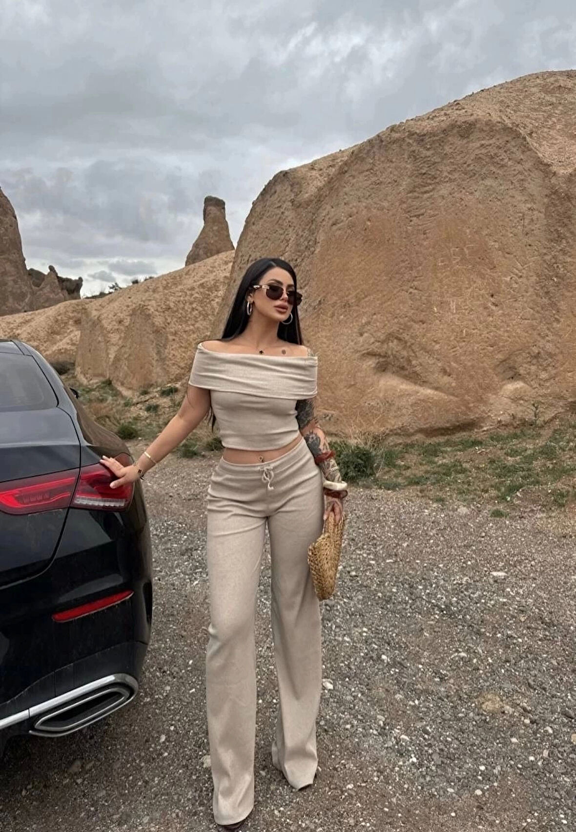 Madonna Yaka Bol Paça Pantolonlu Takım