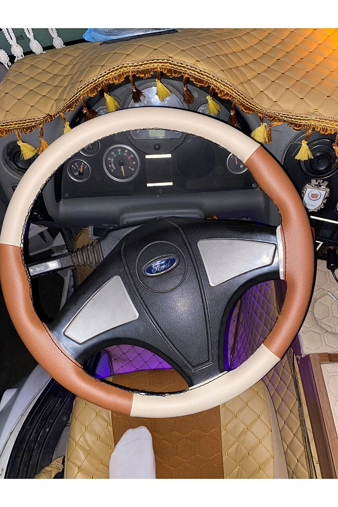 DİKİŞLİ DİREKSİYON KILIFI TABA/BEJ SİYAH DİKİŞLİ FORD 2524 ŞAHİN BAKIŞLI İÇİN