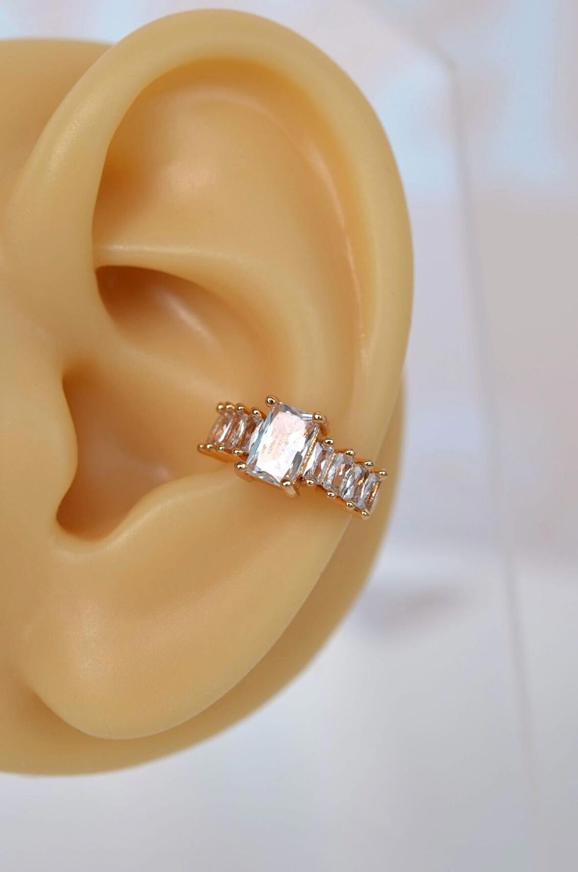 Baget Taşlı Earcuff Sıkıştırmalı Kıkırdak Küpesi