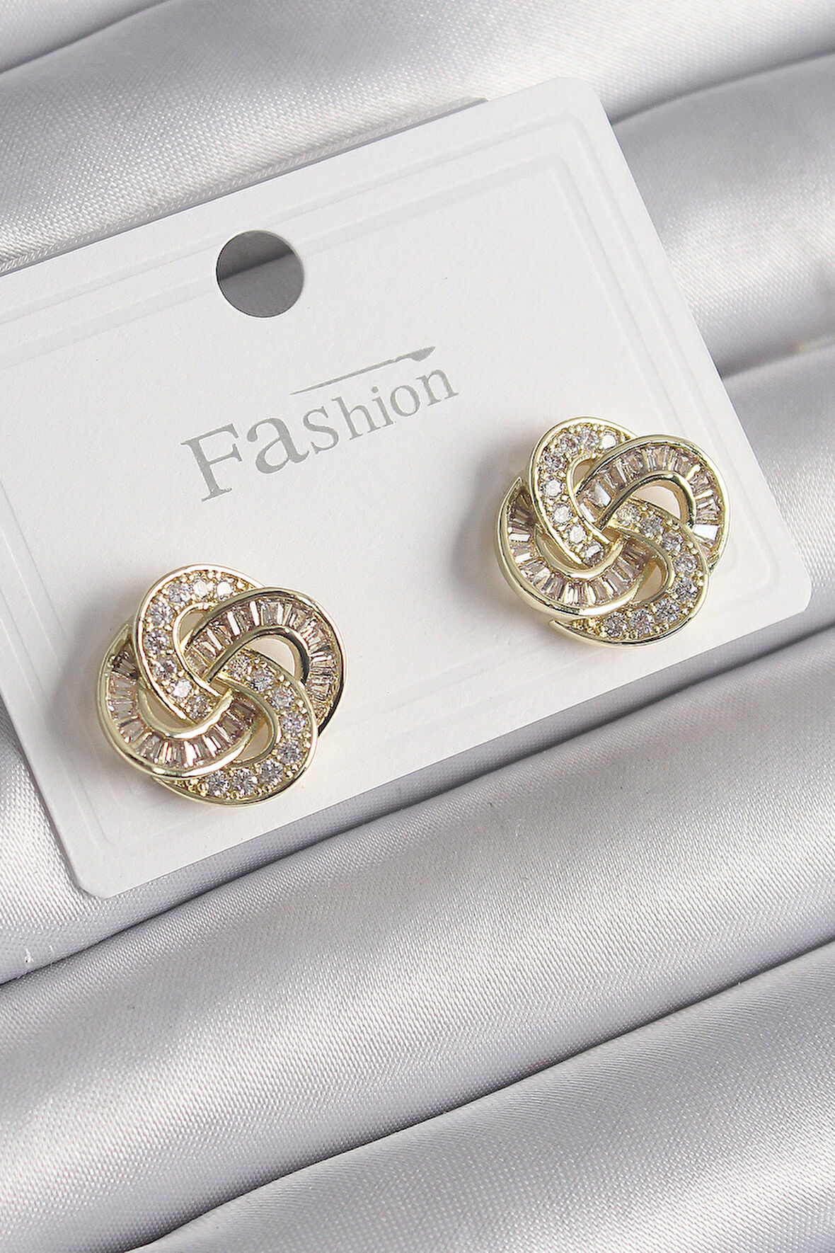 Pirinç Gold Renk Zirkon Taşlı Çiçek Model Kadın Küpe - TJ-BKP9983