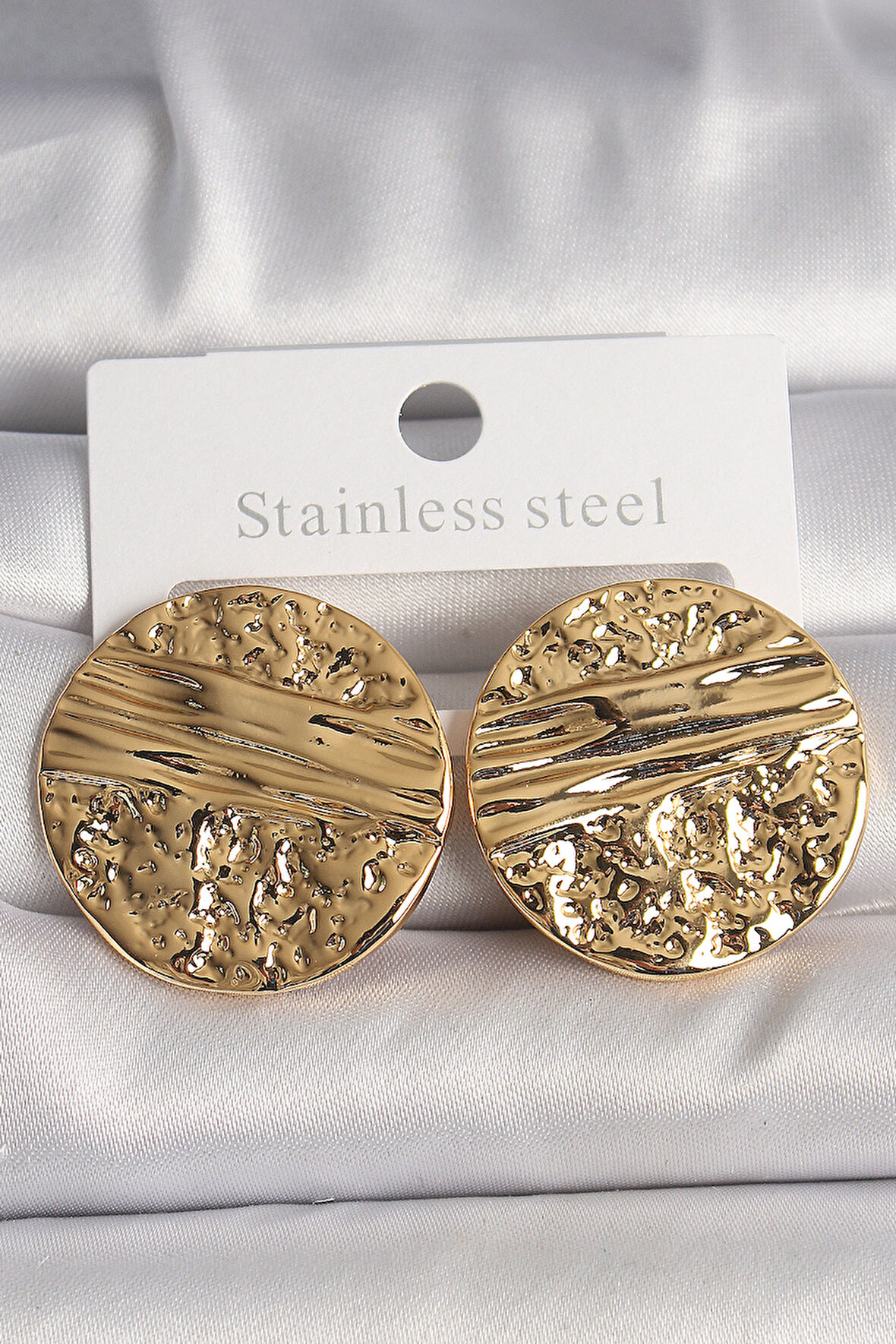 Pirinç Gold Renk İşlemeli Daire Plaka Model Kadın Küpe - TJ-BKP10153