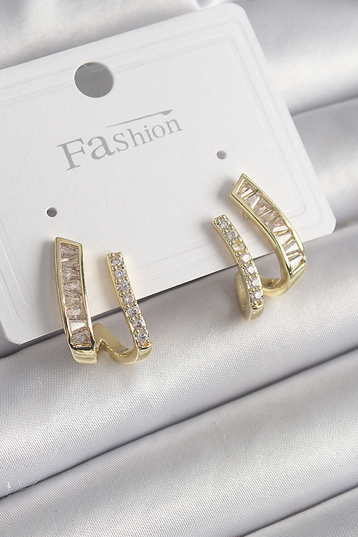 Pirinç Gold Renk Zirkon Taşlı Kadın Küpe - TJ-BKP9969