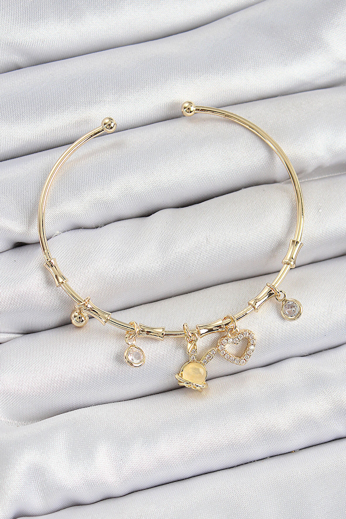 Tegan Pirinç Zirkon Taşlı Tavşan Ve Kalp Model Gold Renk Charm Bileklik TG27BB7357