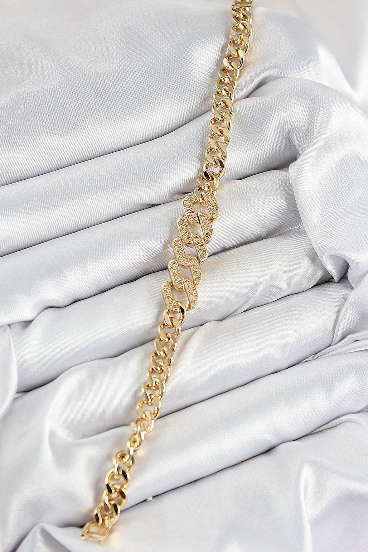 Tegan Pirinç Zirkon Taşlı Ezme Küba Zincir Model Gold Renk Kadın Bileklik TG27BB7549