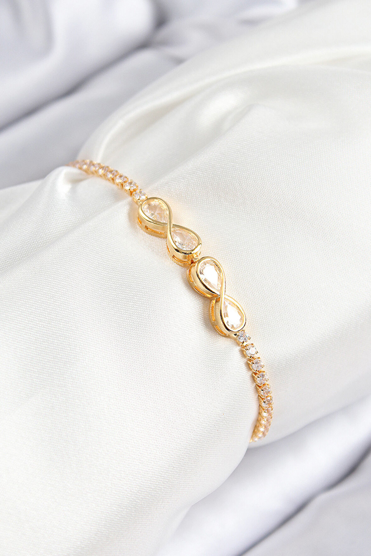 Tegan Pirinç Zirkon Taşlı Sonsuzluk Model Gold Renk Asansörlü Kadın Bileklik TG27BB7721