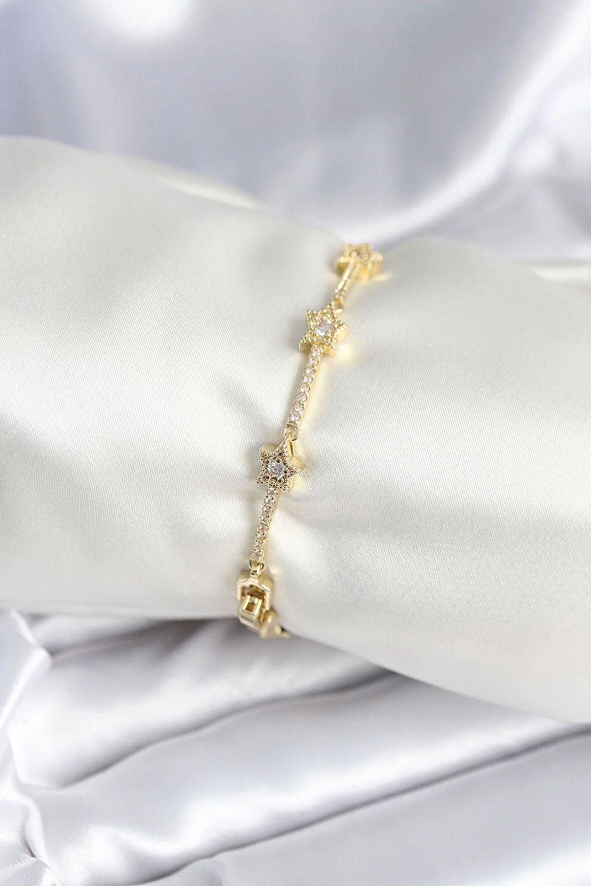 Tegan Pirinç Gold Renk Halley Yıldız Model Kadın Bileklik TG27BB7984